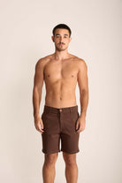 Bermuda Urban Marron, vintage style shorts for men, ideal for casual outings and outdoor activities.