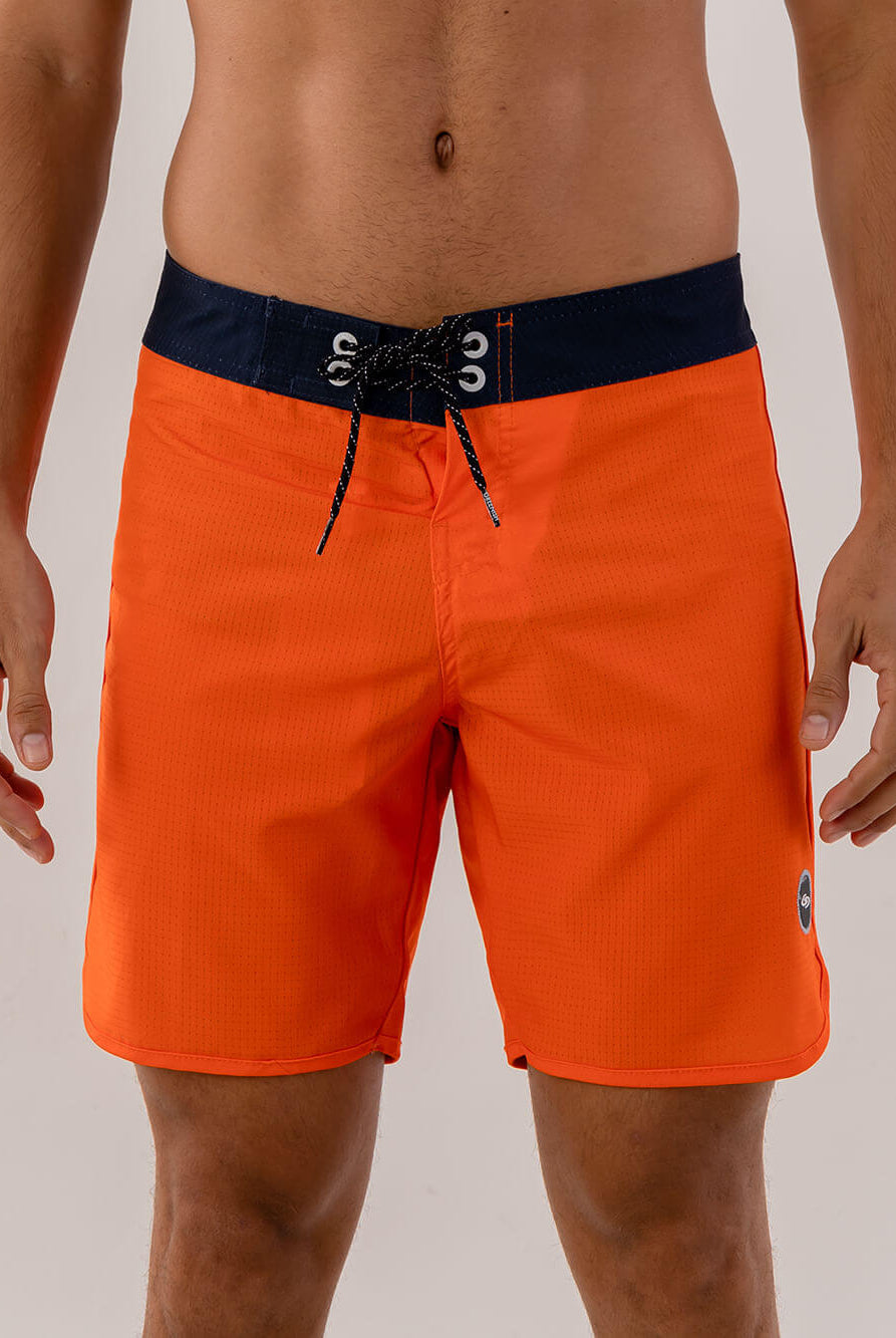 Bermuda boardshort Kaleidoscope Laranja da Greenish, conforto e alta performance para esportes aquáticos e atividades variadas.