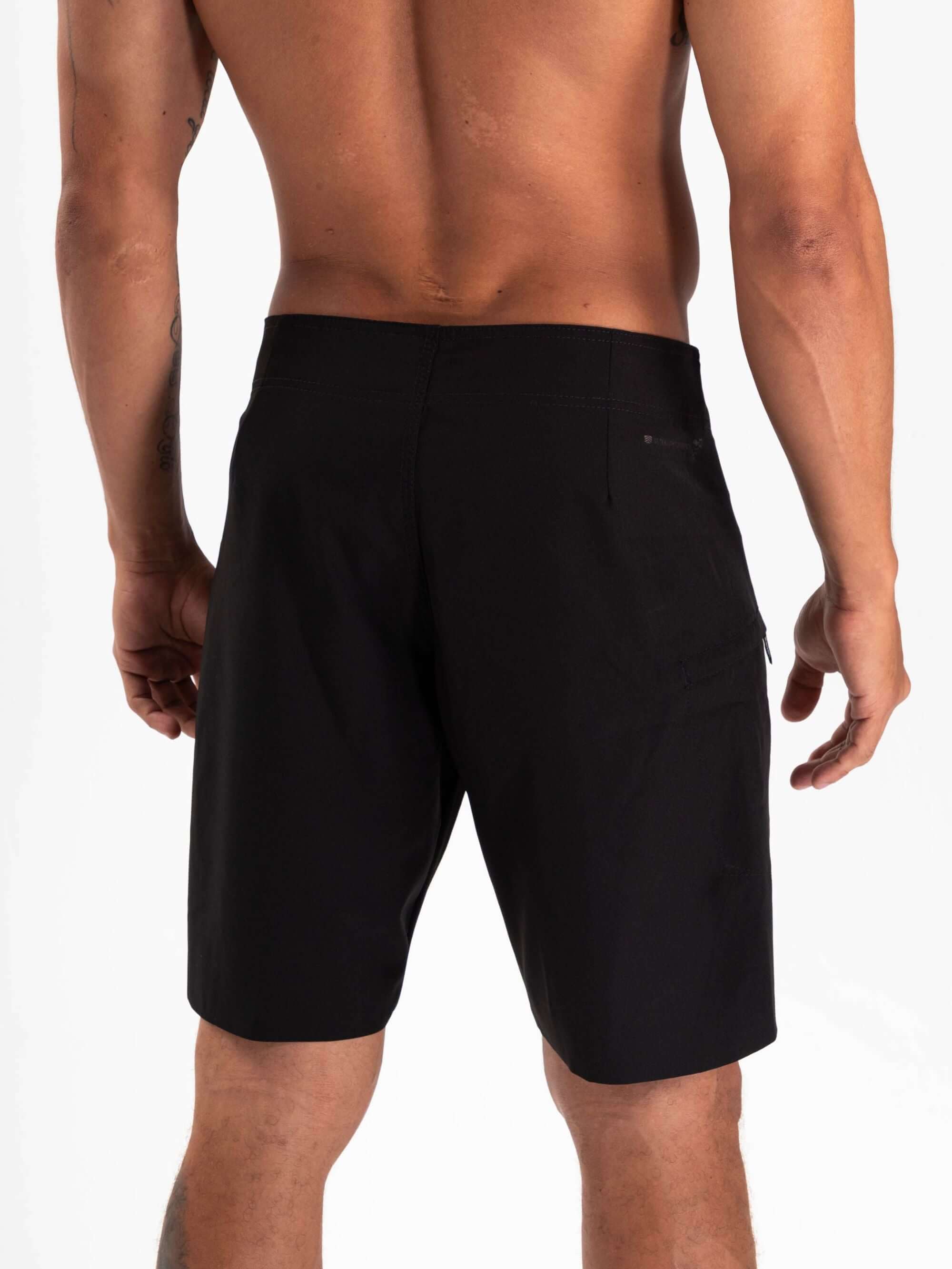 BOARDSHORT ULTRALIGHT BASIC - PRETO by Greenish, featuring a sleek design and total stretch for ultimate comfort.