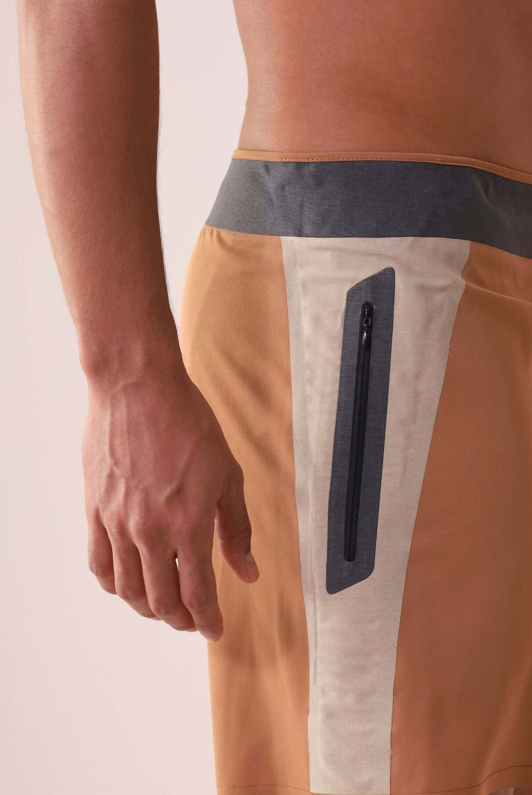 Boardshort Ultralight II Sunset - Caqui da Greenish com design multicolorido e bolso com zíper, ideal para praia e casual.