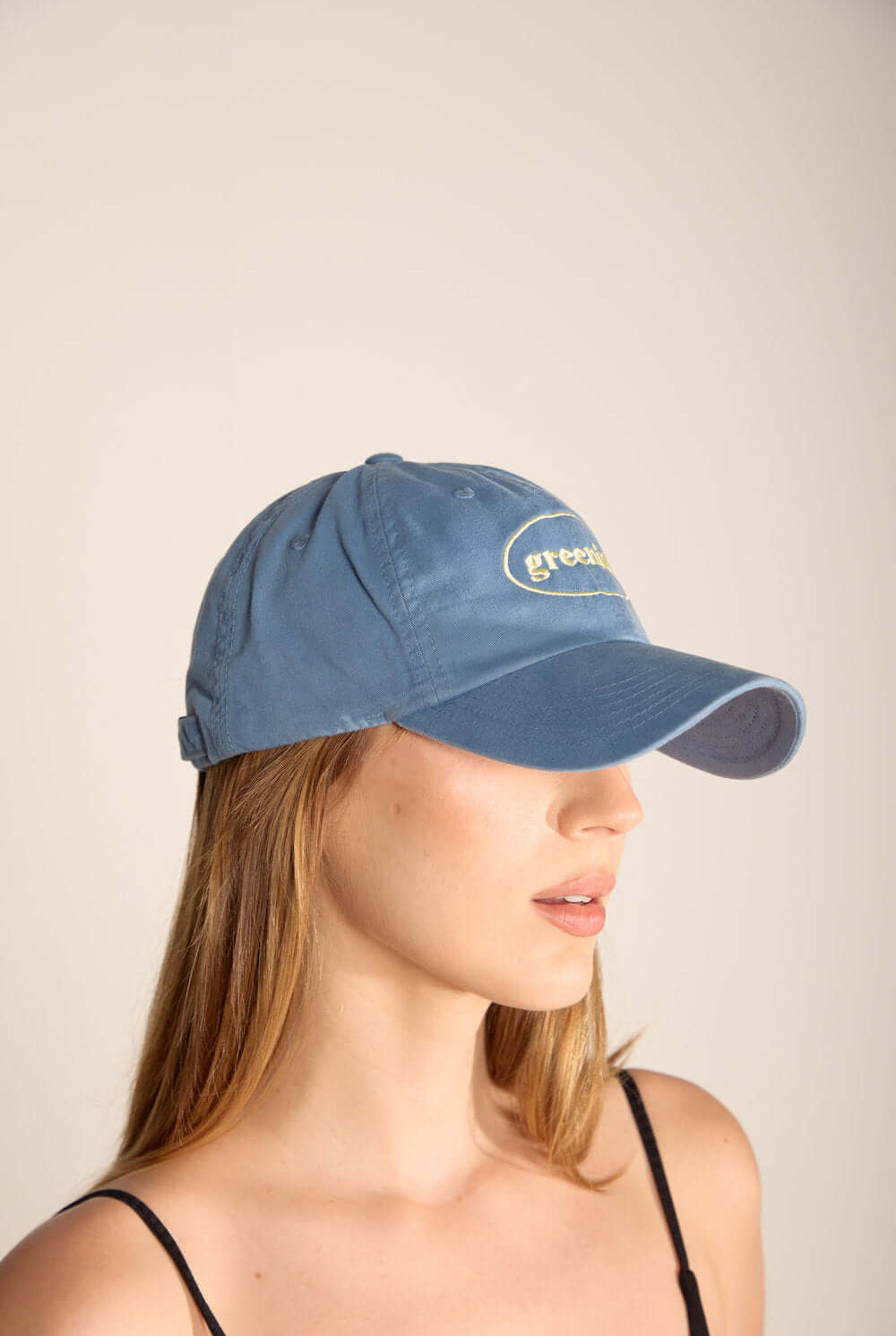 Boné Greenish Azul Claro com bordado exclusivo, ideal para estilo e conforto ao ar livre.