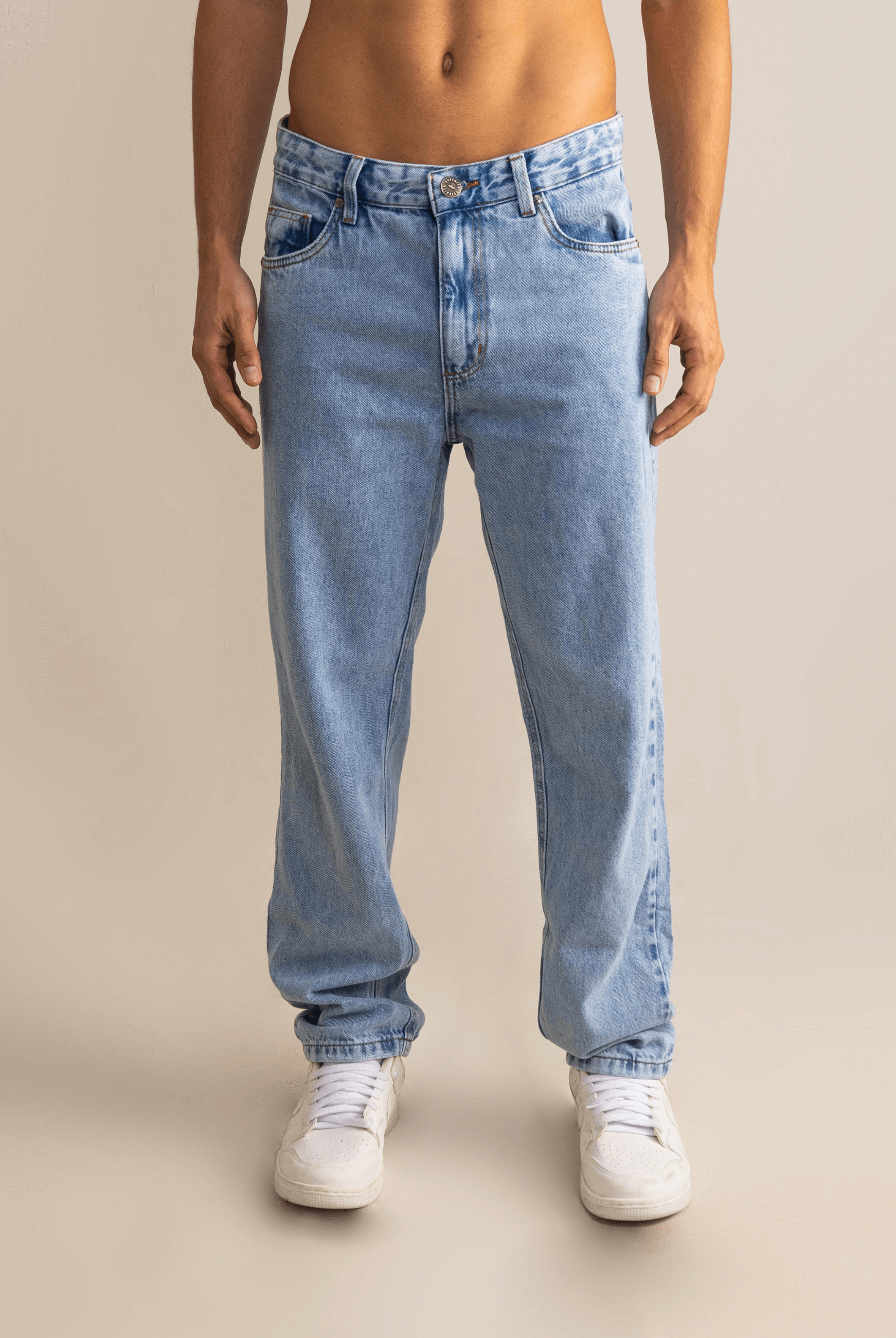 Calça jeans relaxed fit da Greenish, confortável e despojada, ideal para quem vive em movimento.