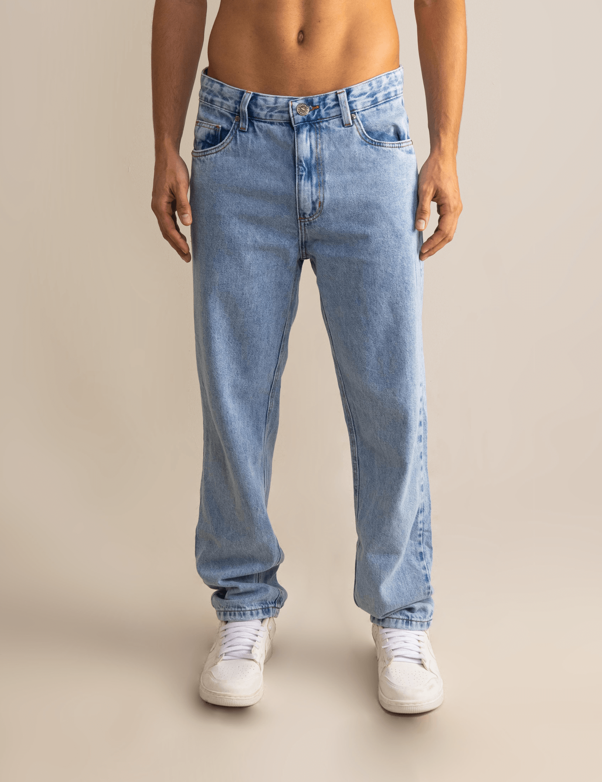 Calça jeans relaxed fit da Greenish, confortável e despojada, ideal para quem vive em movimento.