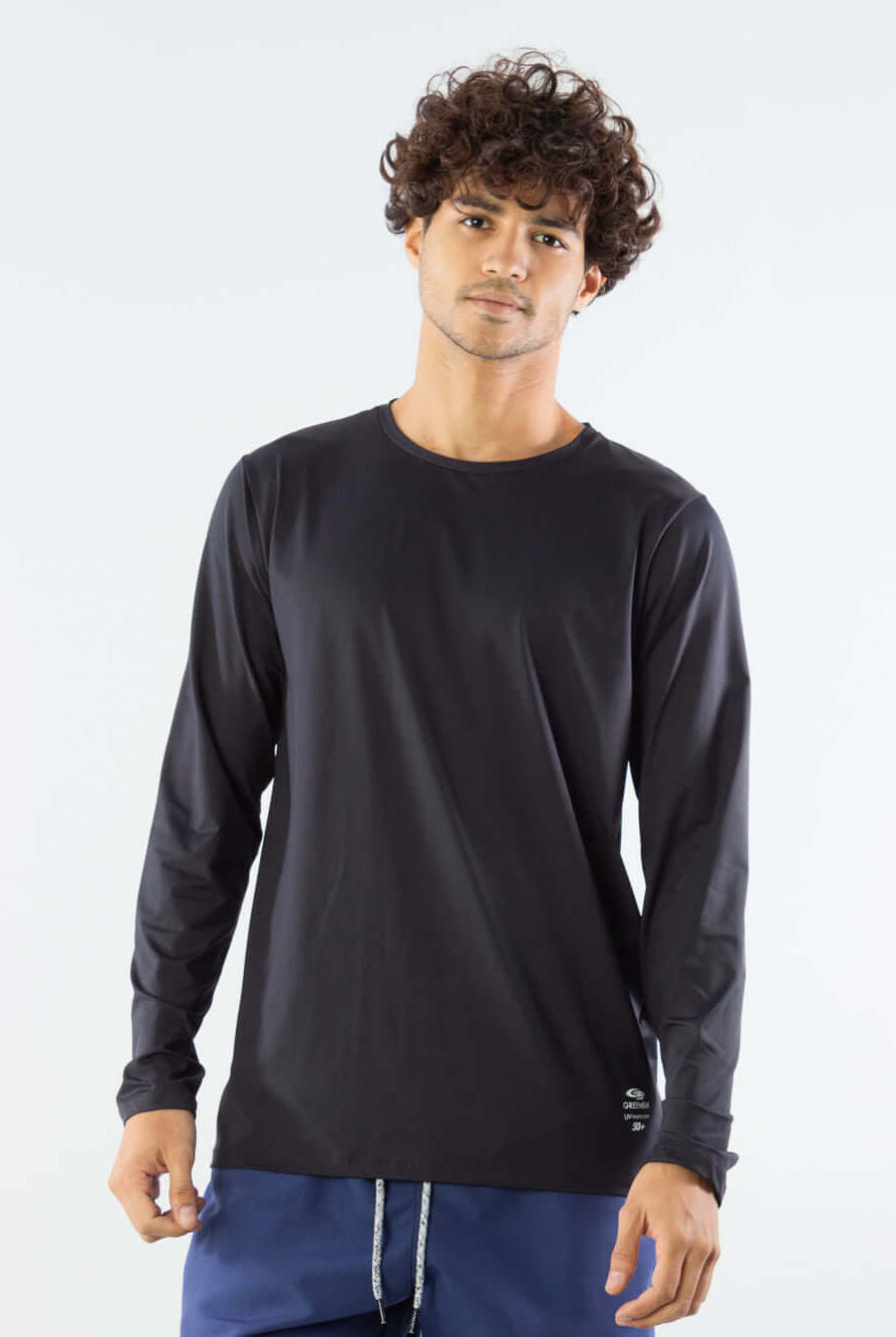 Camisa UV Manga Longa Basic preta da Greenish, ideal para esportes ao ar livre e proteção solar.