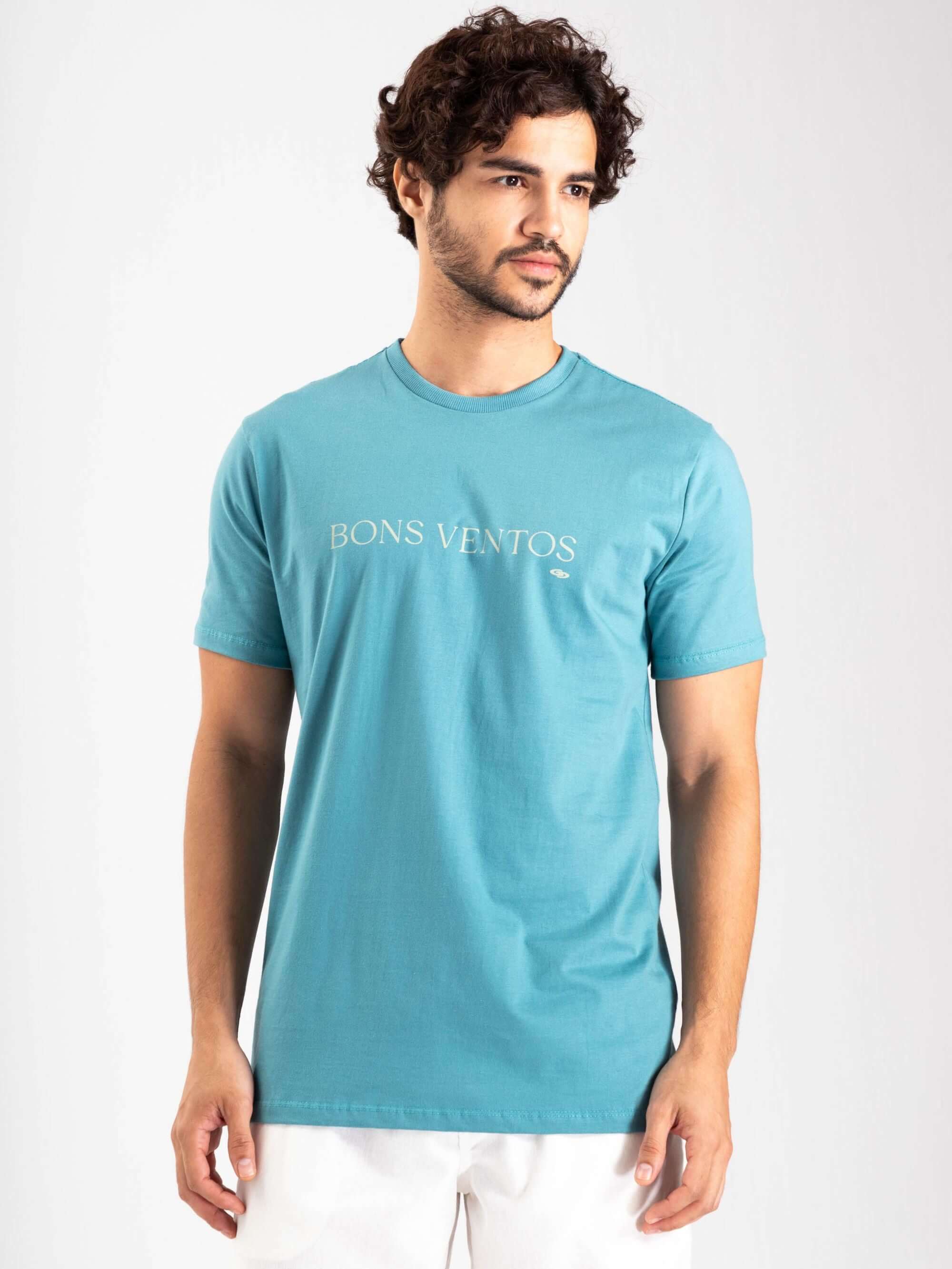 Camiseta Bons Ventos azul médio da Greenish, ideal para kitesurf e esportes aquáticos, conforto e estilo.
