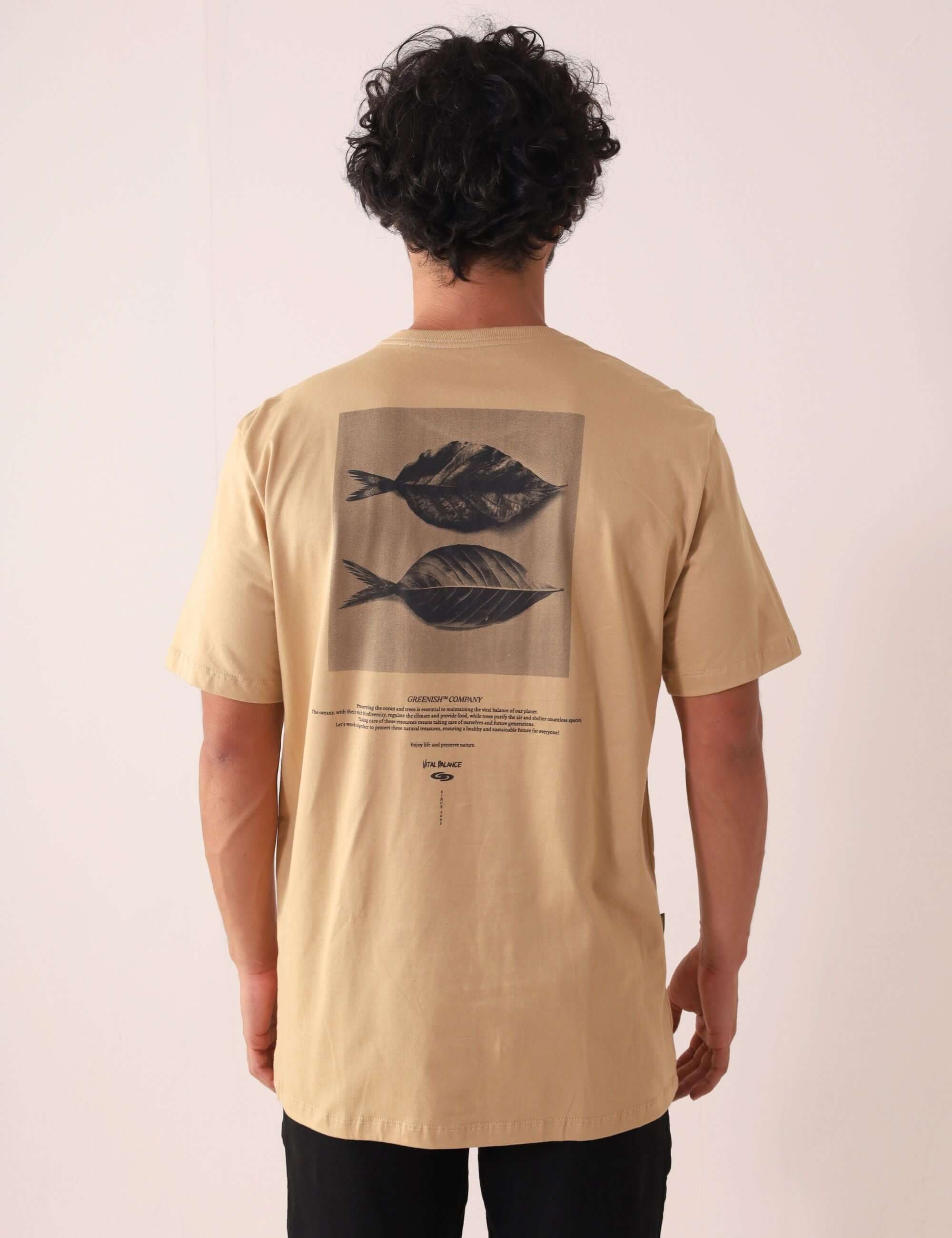 Camiseta Leafish - Caqui da Greenish com design de folhas inspirado no mar, confortável e 100% algodão.