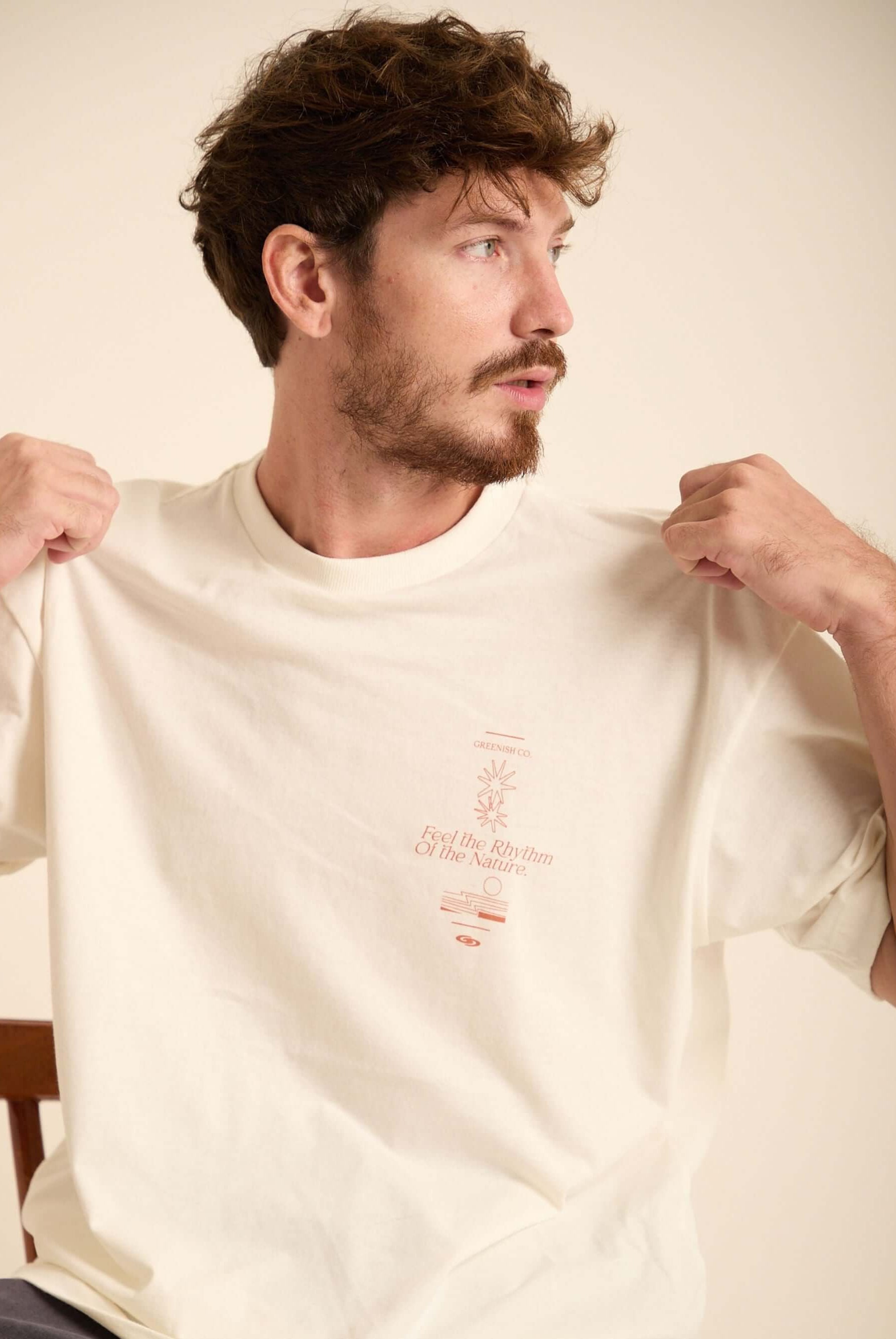 Camiseta Oversized Feel The Rhythm Off White da Greenish, em algodão, com toque leve e macio, ideal para o dia a dia.