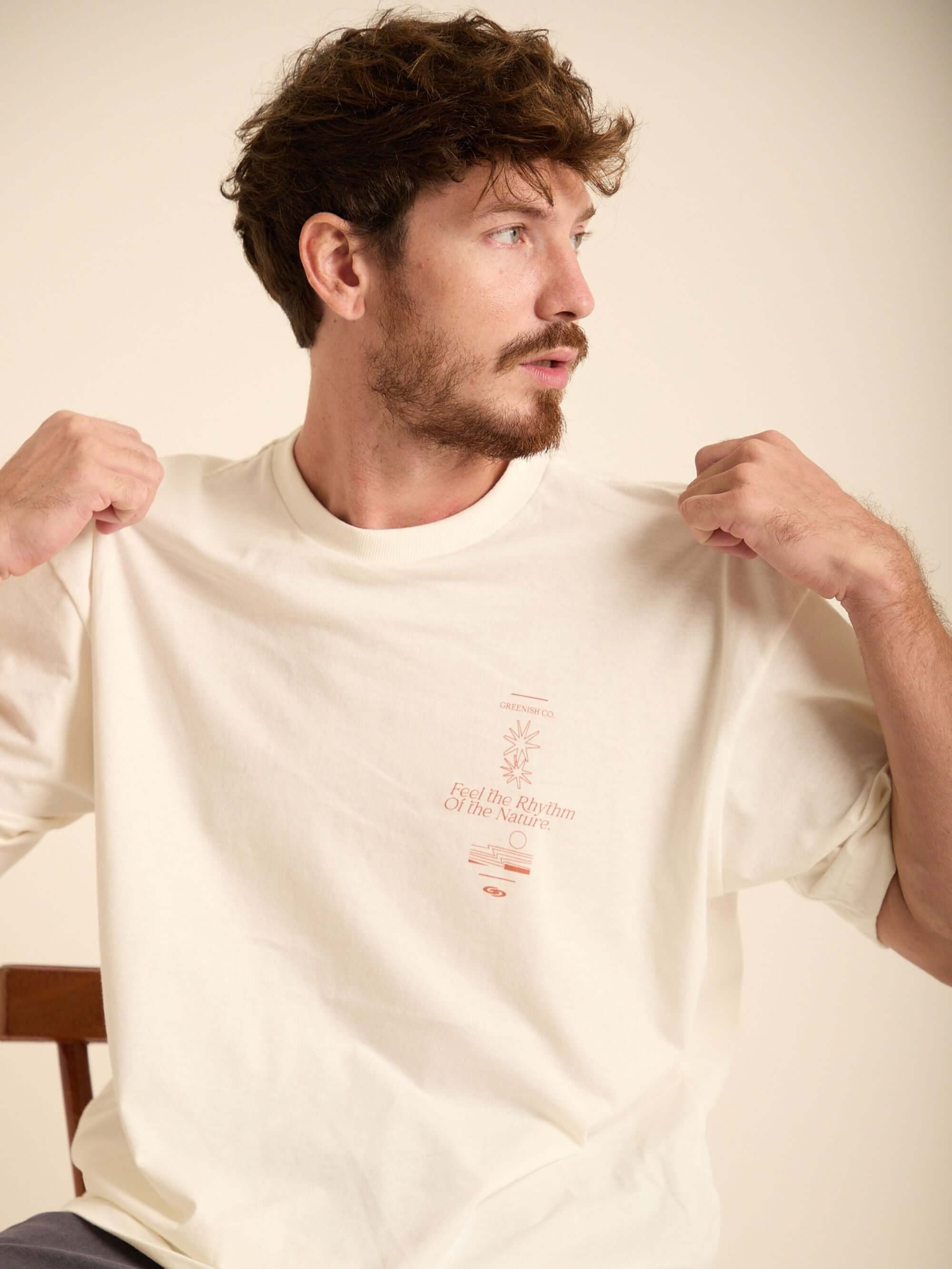 Camiseta Oversized Feel The Rhythm Off White da Greenish, em algodão, com toque leve e macio, ideal para o dia a dia.