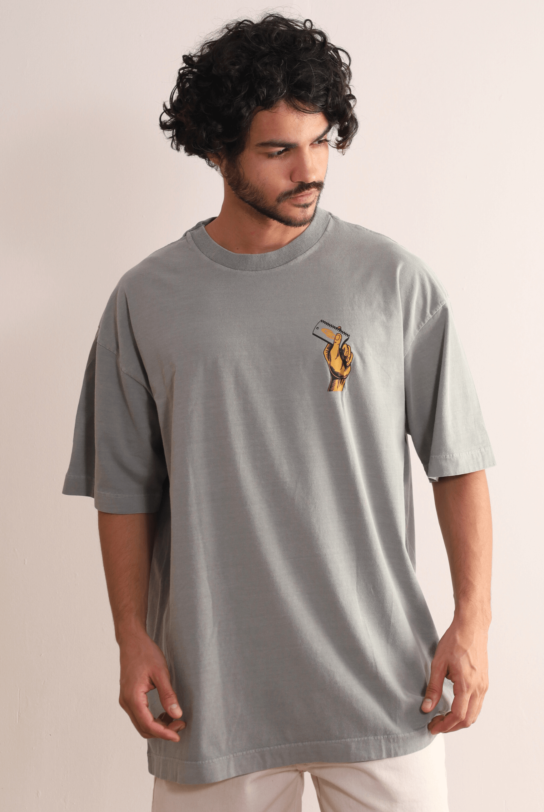 Camiseta Oversized Stone Surf Session - cinza, da marca Greenish, com arte retrô vibrante e estilo oversized em 100% algodão.