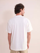 Camiseta Oversized Strong - Off White da Greenish vista de costas, destacando malha 100% algodão e caimento estruturado.