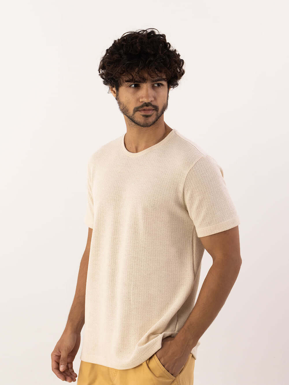Camiseta Rustic Tricot Bege da Greenish, estilo casual e confortável para homens.
