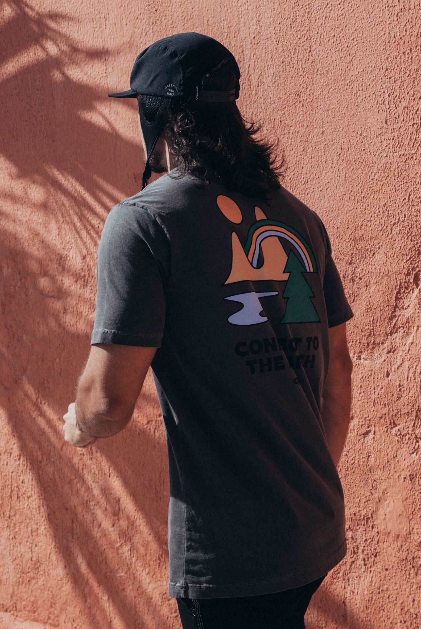 Camiseta vintage Connect to the Earth da Greenish, 100% algodão, estilo autêntico e conforto.