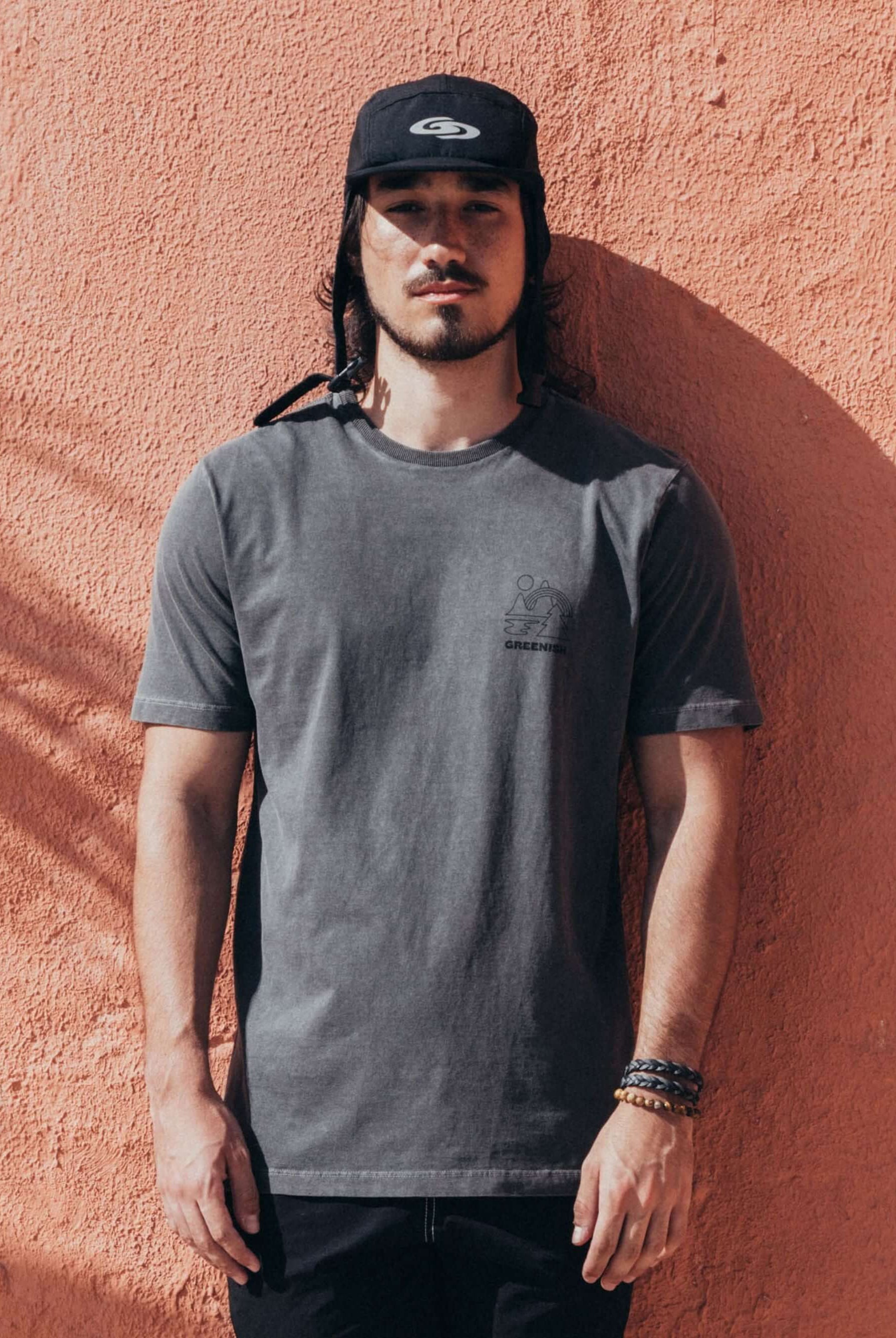 Camiseta vintage Connect to the Earth cinza da Greenish, modelo clássico e confortável, ideal para diversas ocasiões.