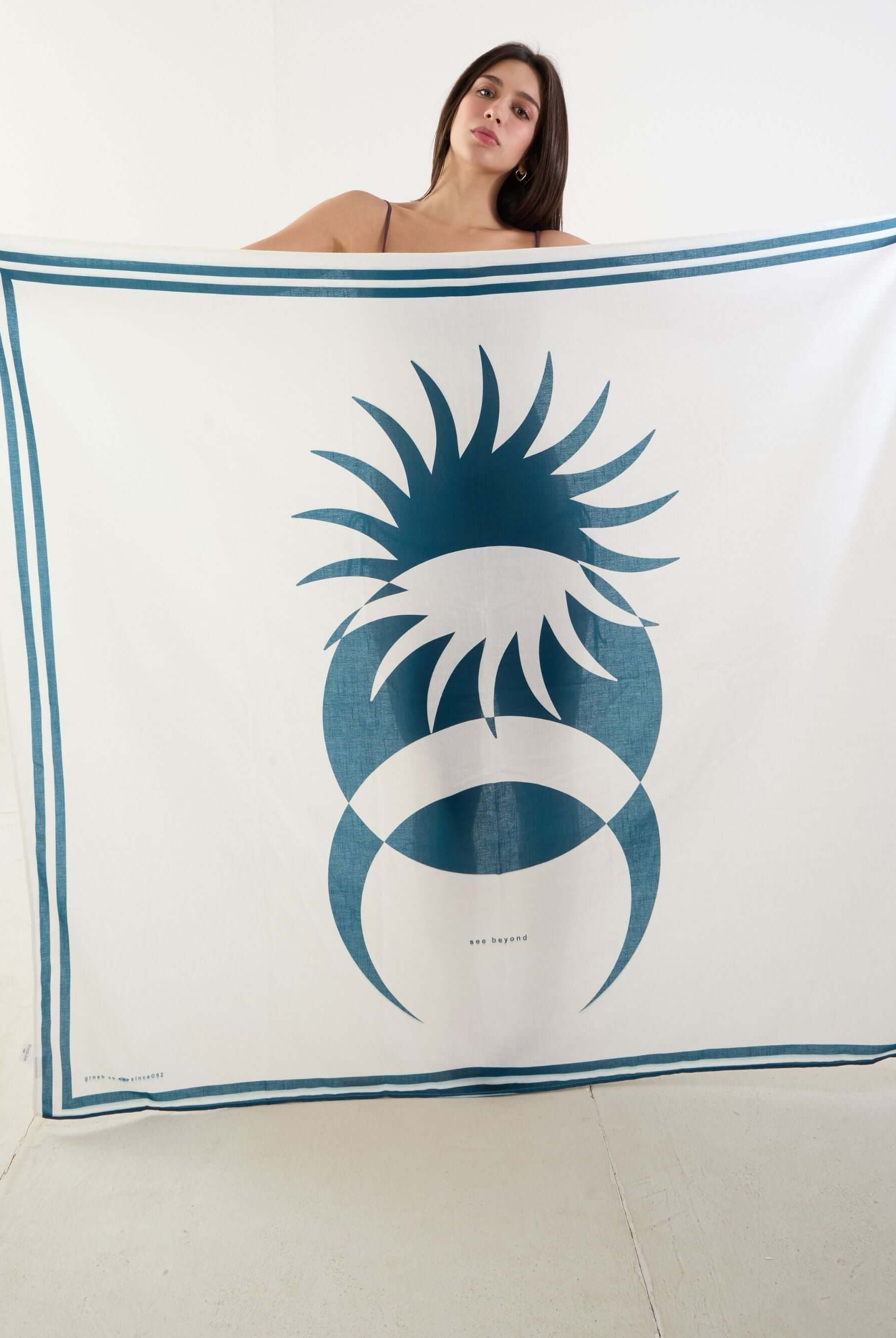 Canga Eclipse da Greenish em estampa exclusiva, leve e perfeita para dias de sol e natureza.