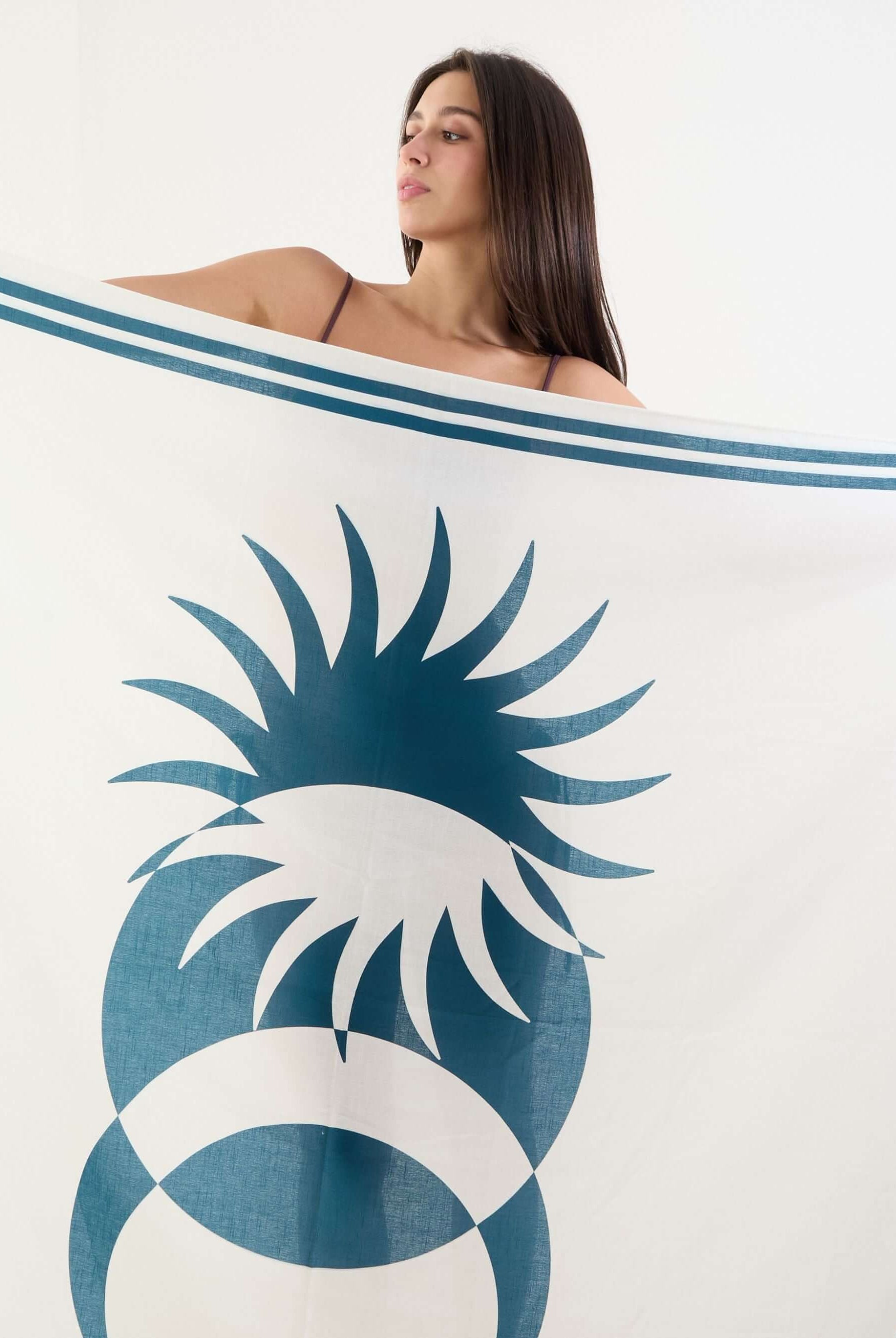 Canga Eclipse da Greenish com estampa de abacaxi, representando leveza e conexão com a natureza.