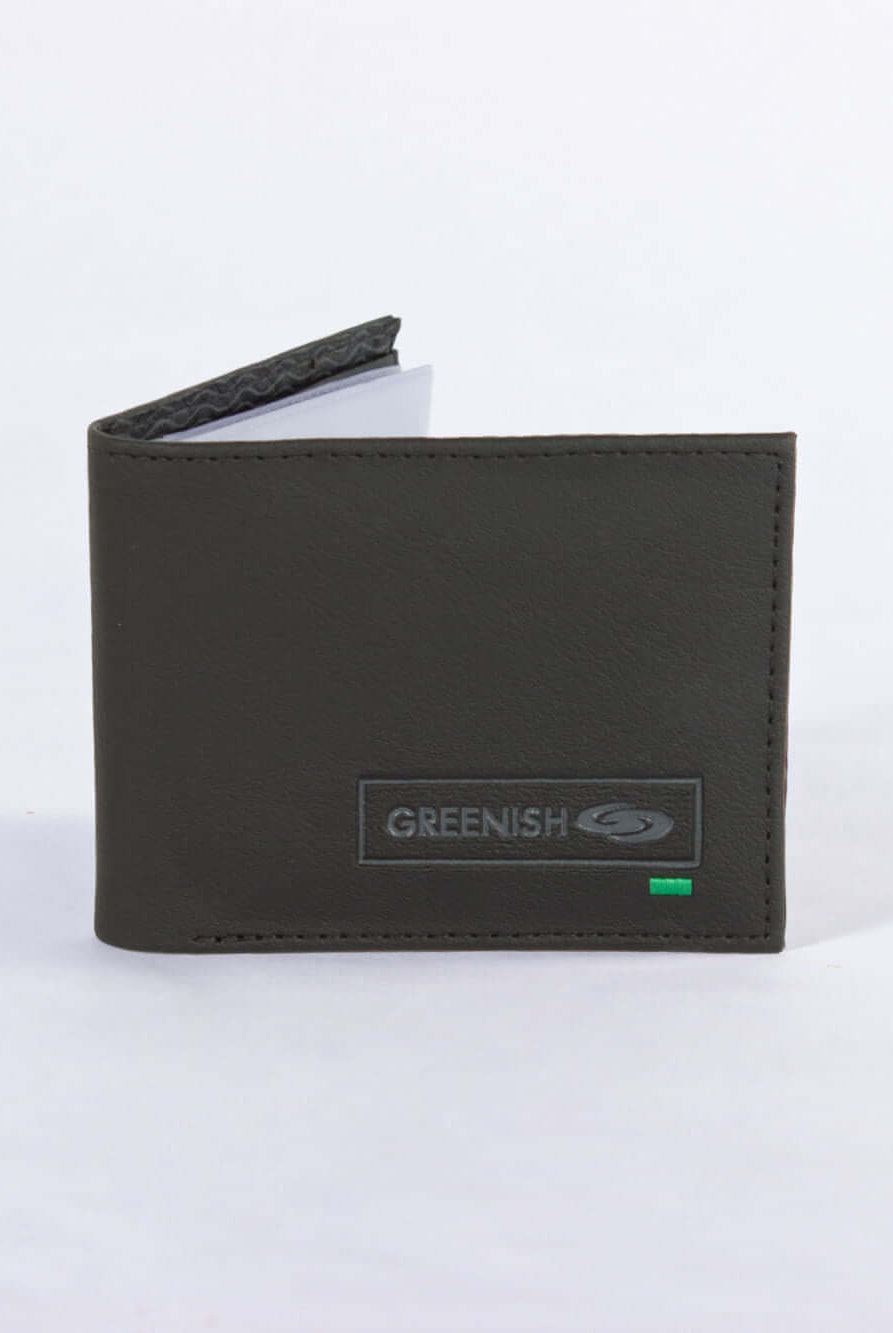 Carteira Greenish Basic na cor preta, elegante e prática para uso diário.
