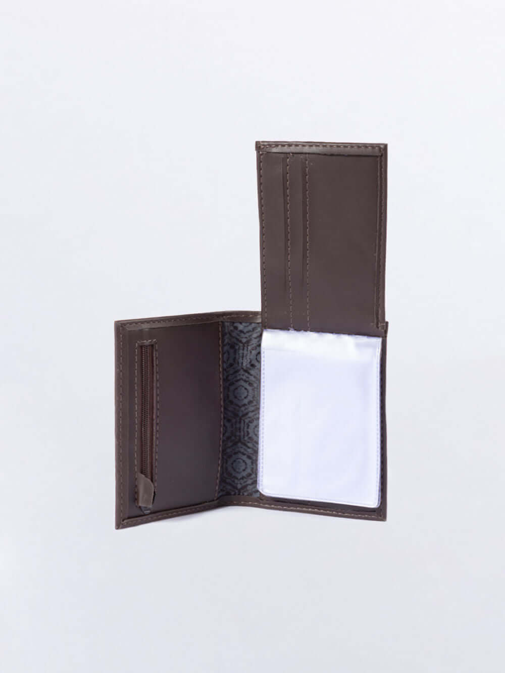 Carteira Logo marrom da Greenish, com design elegante e compartimentos práticos para cartões e dinheiro.