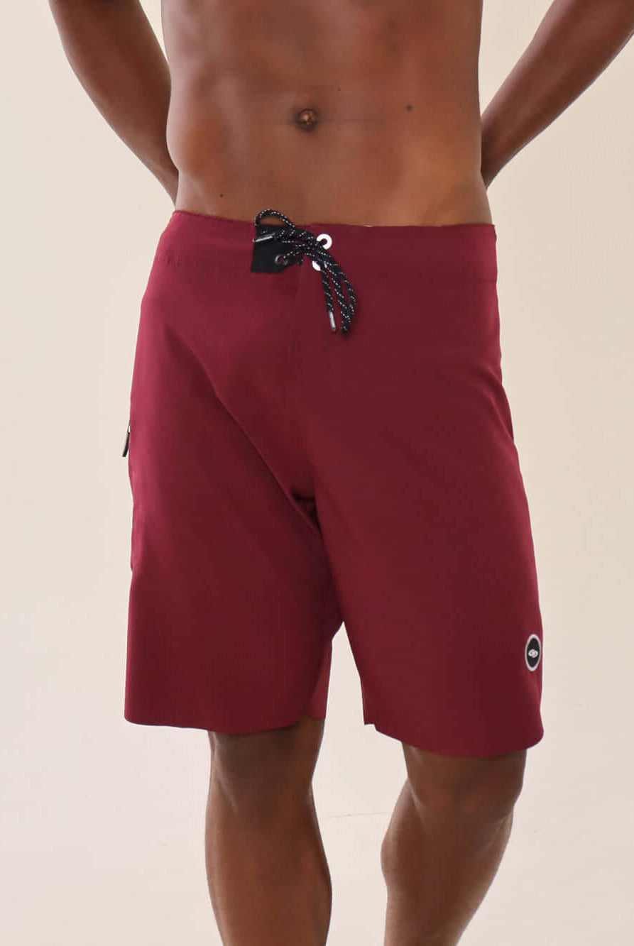 Boardshort Ultralight Basic - Bordo da Greenish, confortável e versátil para esportes aquáticos.