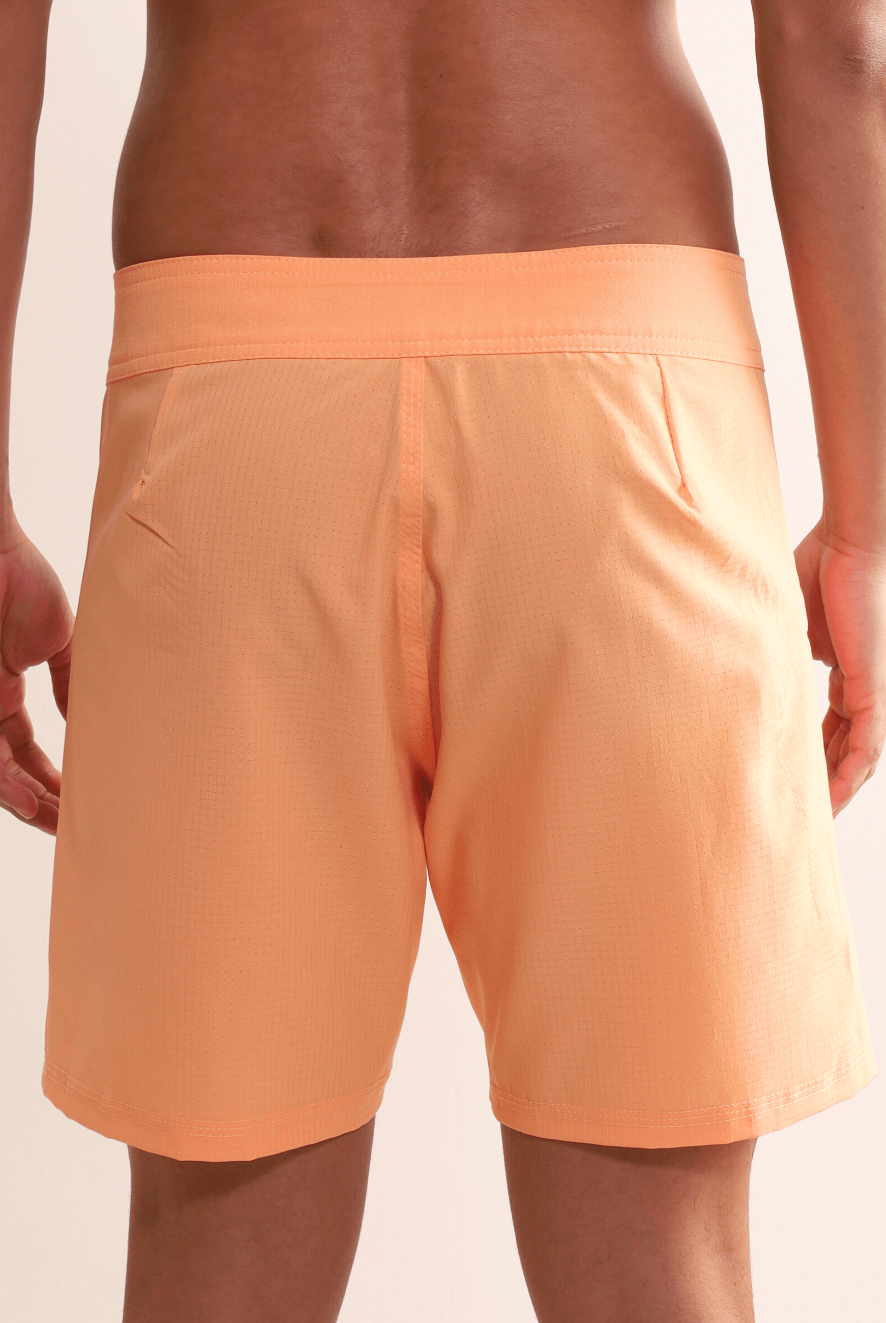 Boardshort Sunset Laranja Greenish, ideal para surf e praia, leve e de alta performance, com secagem rápida e bolso funcional.