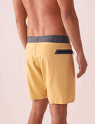 BoardShort Ultralight II Ocean - Mostarda da Greenish, leve e seco rápido, ideal para esportes aquáticos.