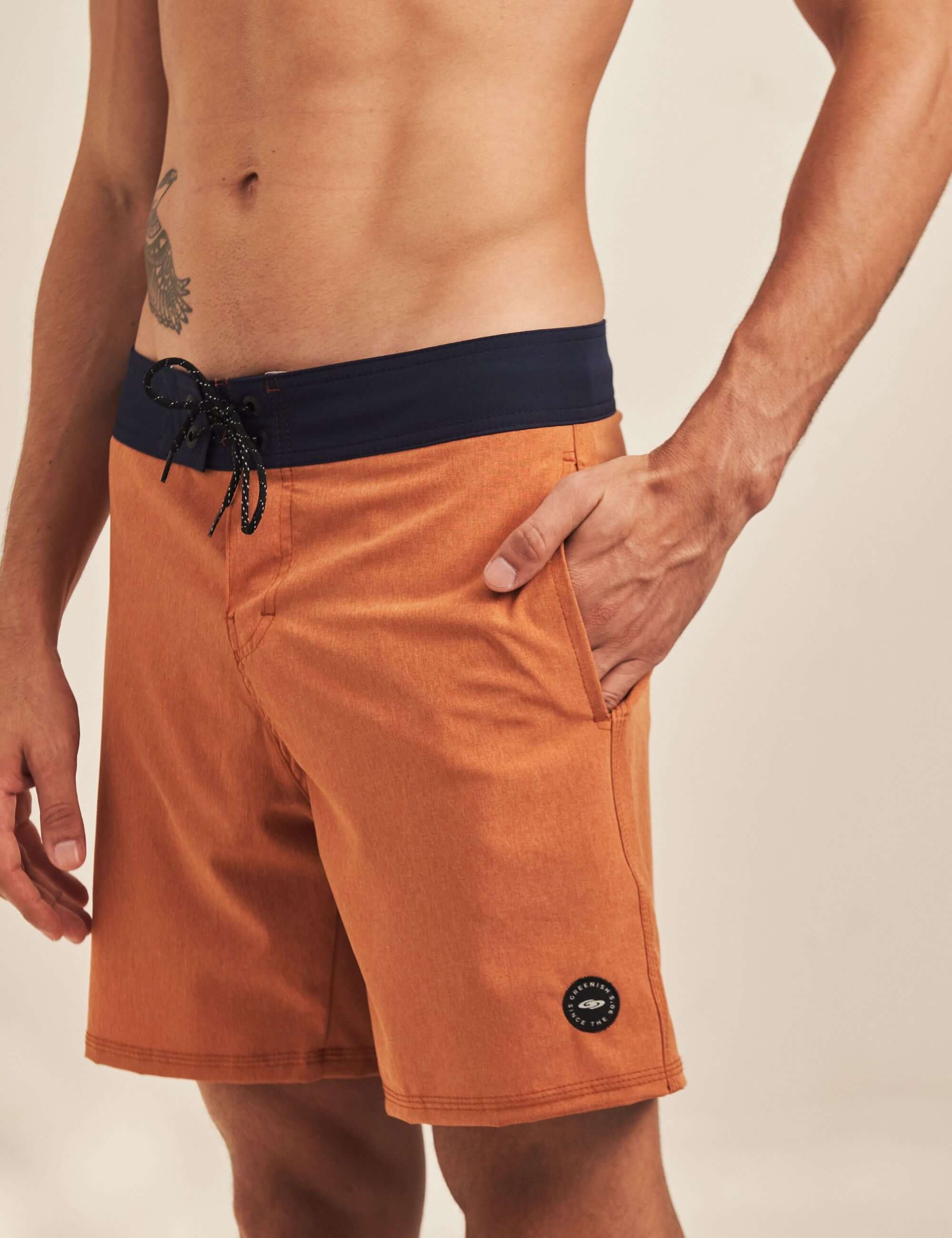 Greenish Boardwalk Sunny Collor - Laranja shorts, featuring classic 44cm design with quick-dry fabric, perfect for beach and street style.