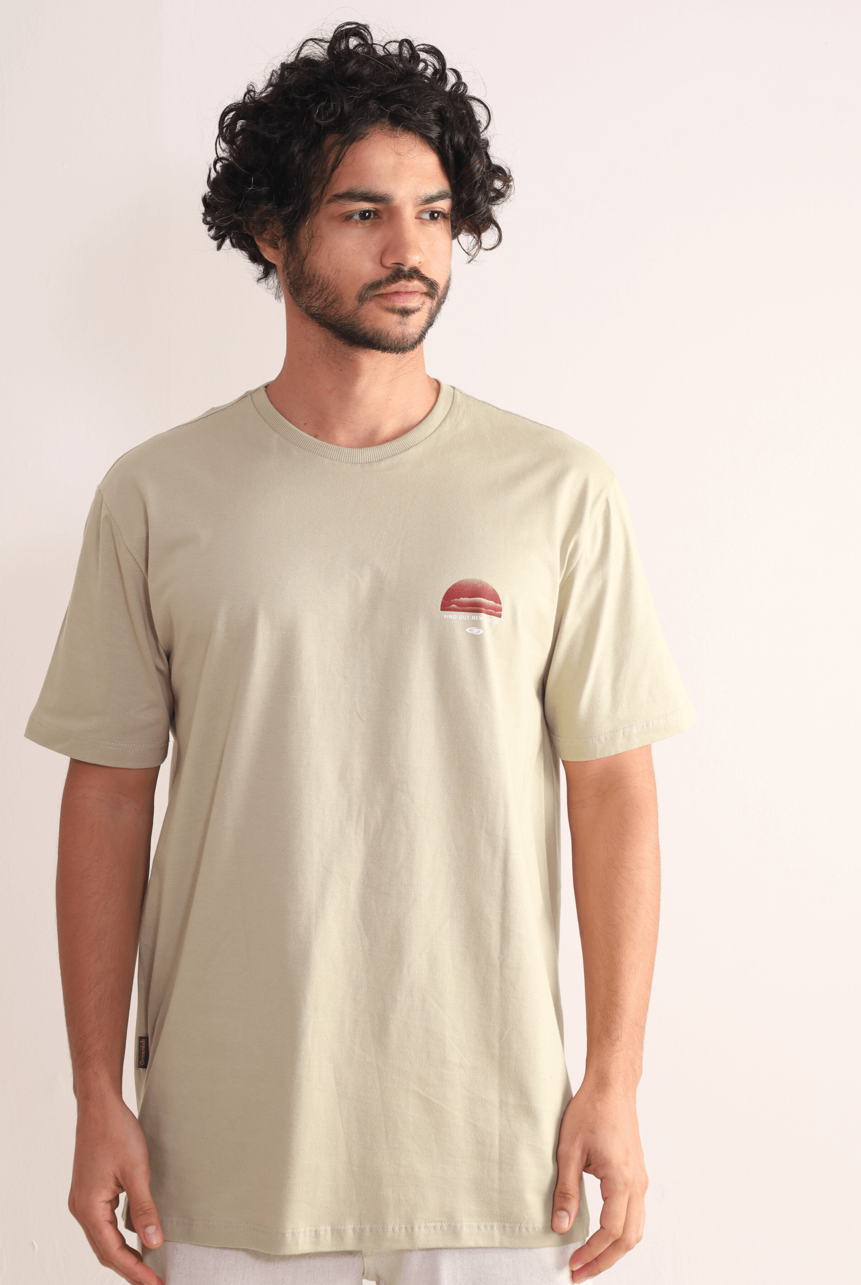 Camiseta Find Out New Places - Verde Claro