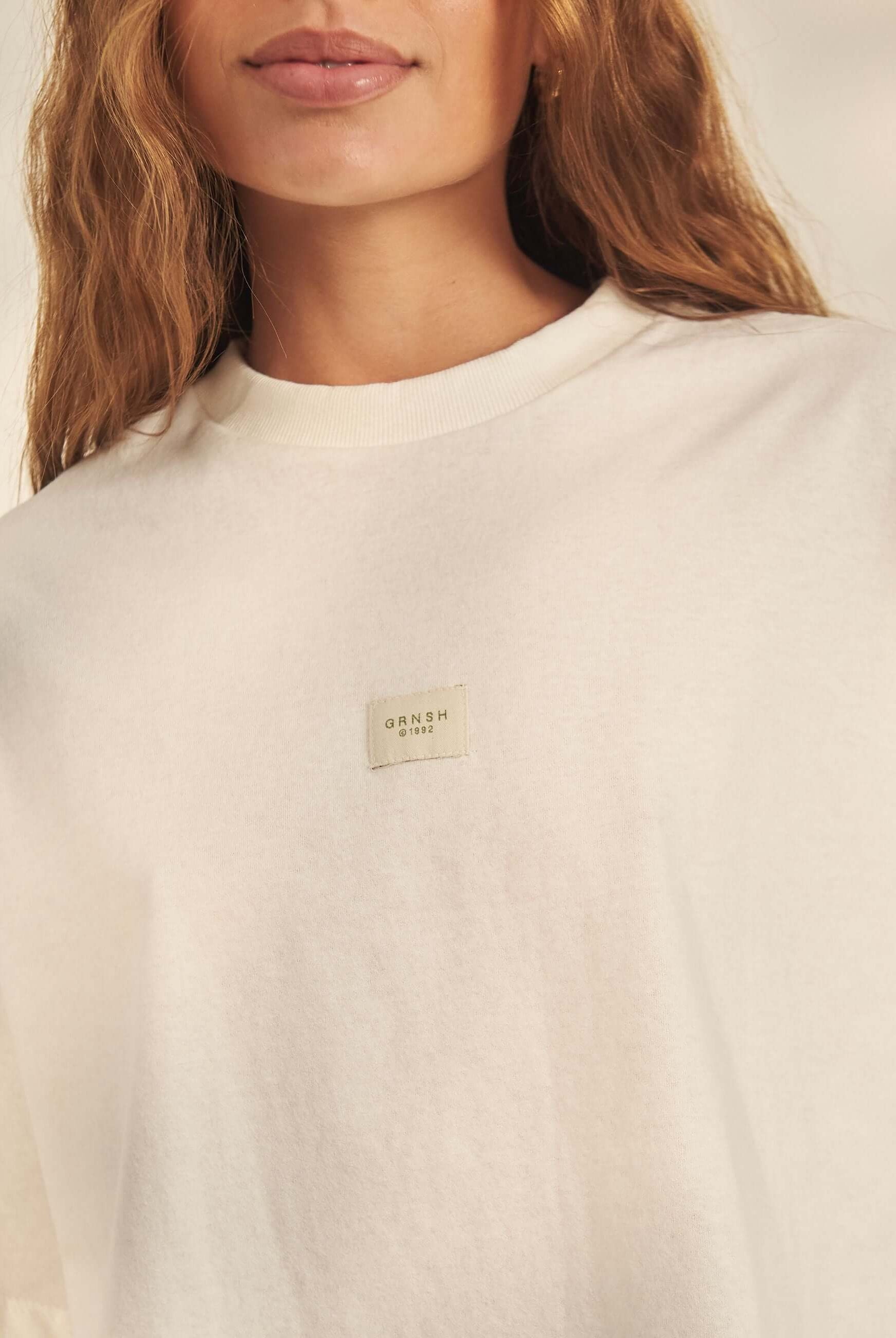 Cropped Oversized Grnsh - Off White camiseta Cropped Oversized Grnsh - Off White Greenish em algodão 100% com etiqueta frontal