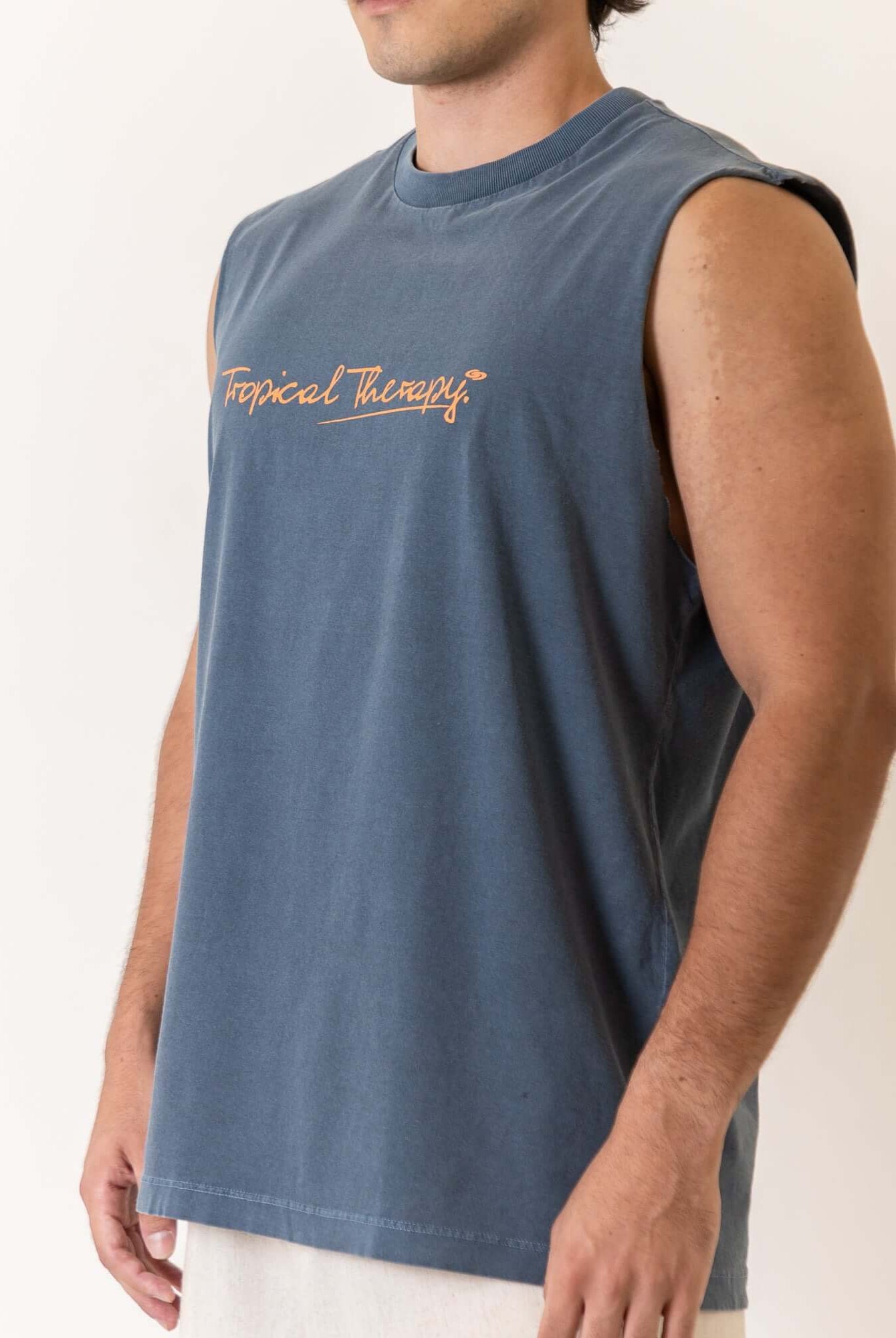 Greenish Regata Larga Tropical Terapy - Azul Marinho, showcasing a sleeveless navy blue design perfect for tropical comfort and style.