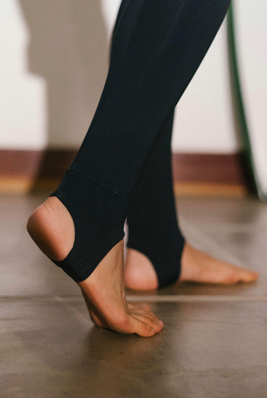 Calça sport lycra UV performance preta da Greenish, ideal para atividades físicas com design elegante.