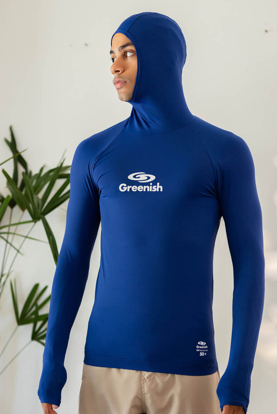 Colete com capuz UV Greenish na cor azul royal, ideal para esportes aquáticos e proteção solar.