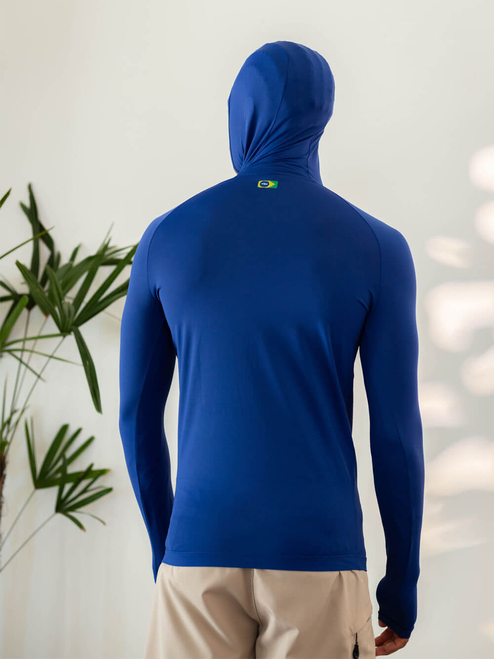 Colete com capuz azul royal Greenish, ideal para esportes aquáticos e proteção UV, conforto e durabilidade.