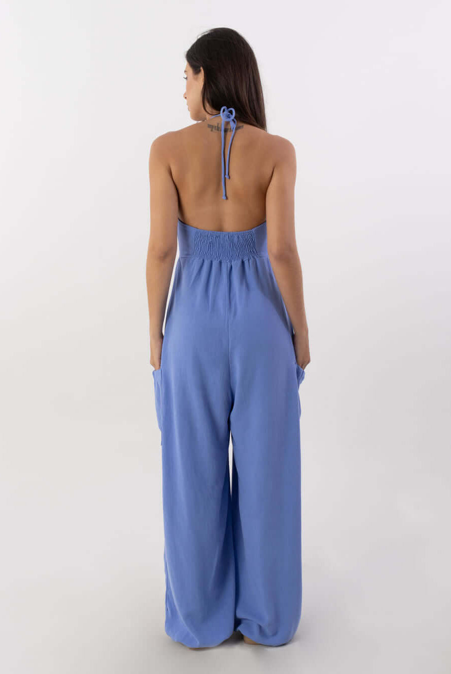 Macacão Ana Azul da Greenish, estilo vibrante e elegante, visual costas nuas com alças ajustáveis.