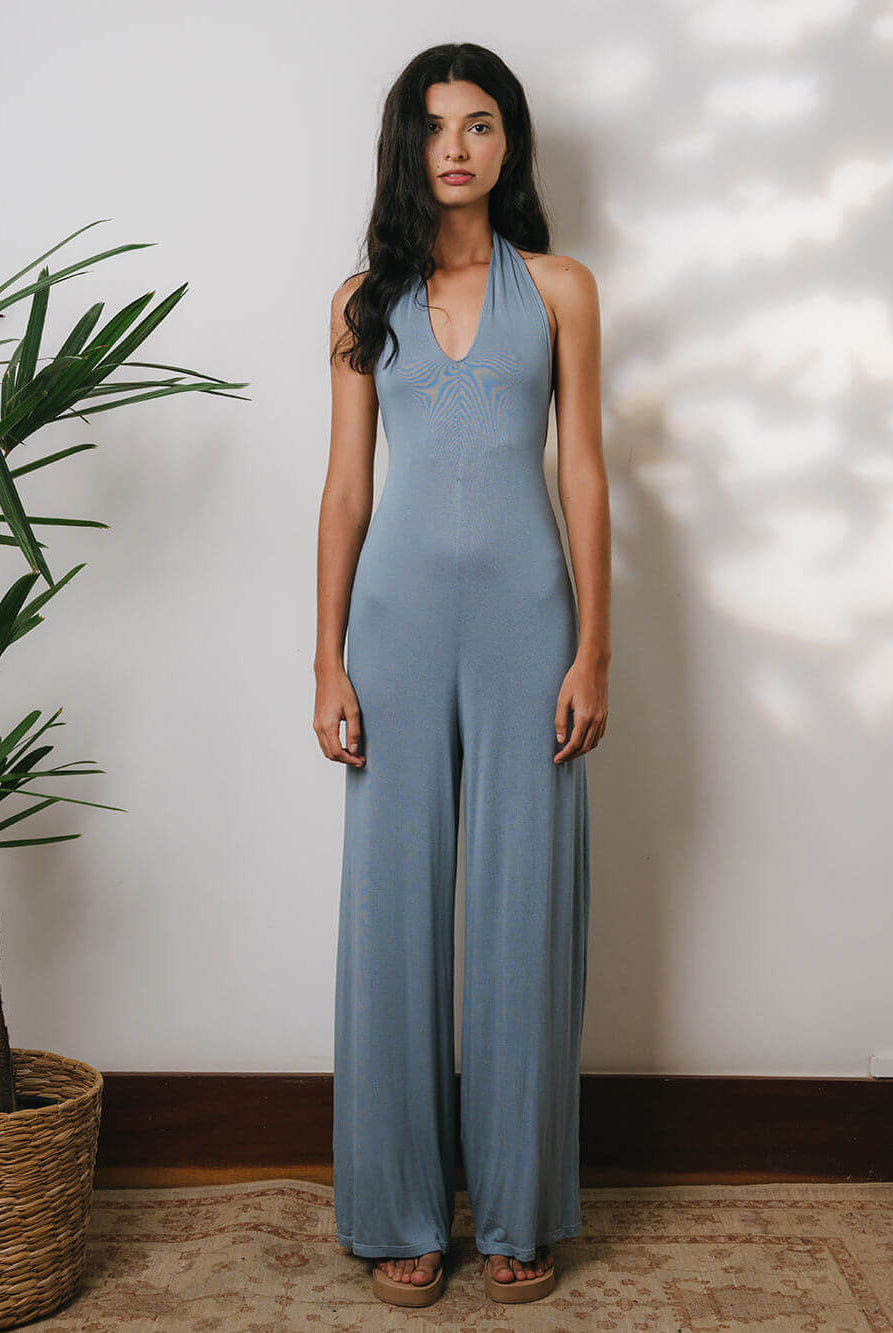 Macacão Bettah cinza da marca Greenish, com decote em V e costas nuas, elegante e fluido.