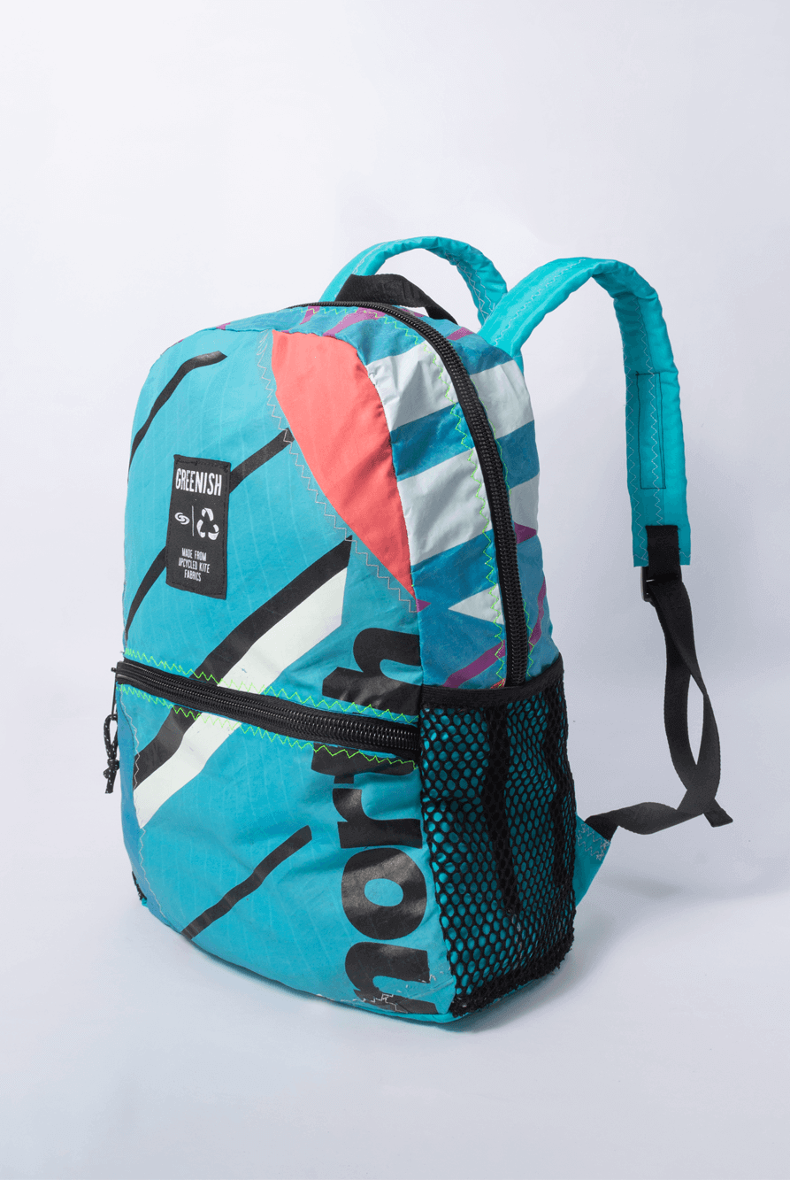 MOCHILA KITE UPCYCLING - UNICA da Greenish, feita de pipa de kitesurf, sustentável e exclusiva.