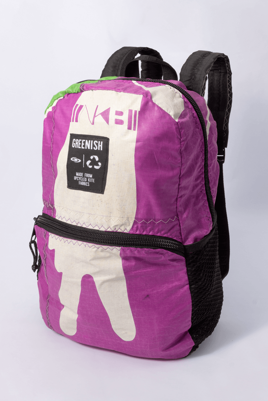 Mochila exclusiva Greenish, feita de pipa de kitesurf reciclada, sustentável e leve.
