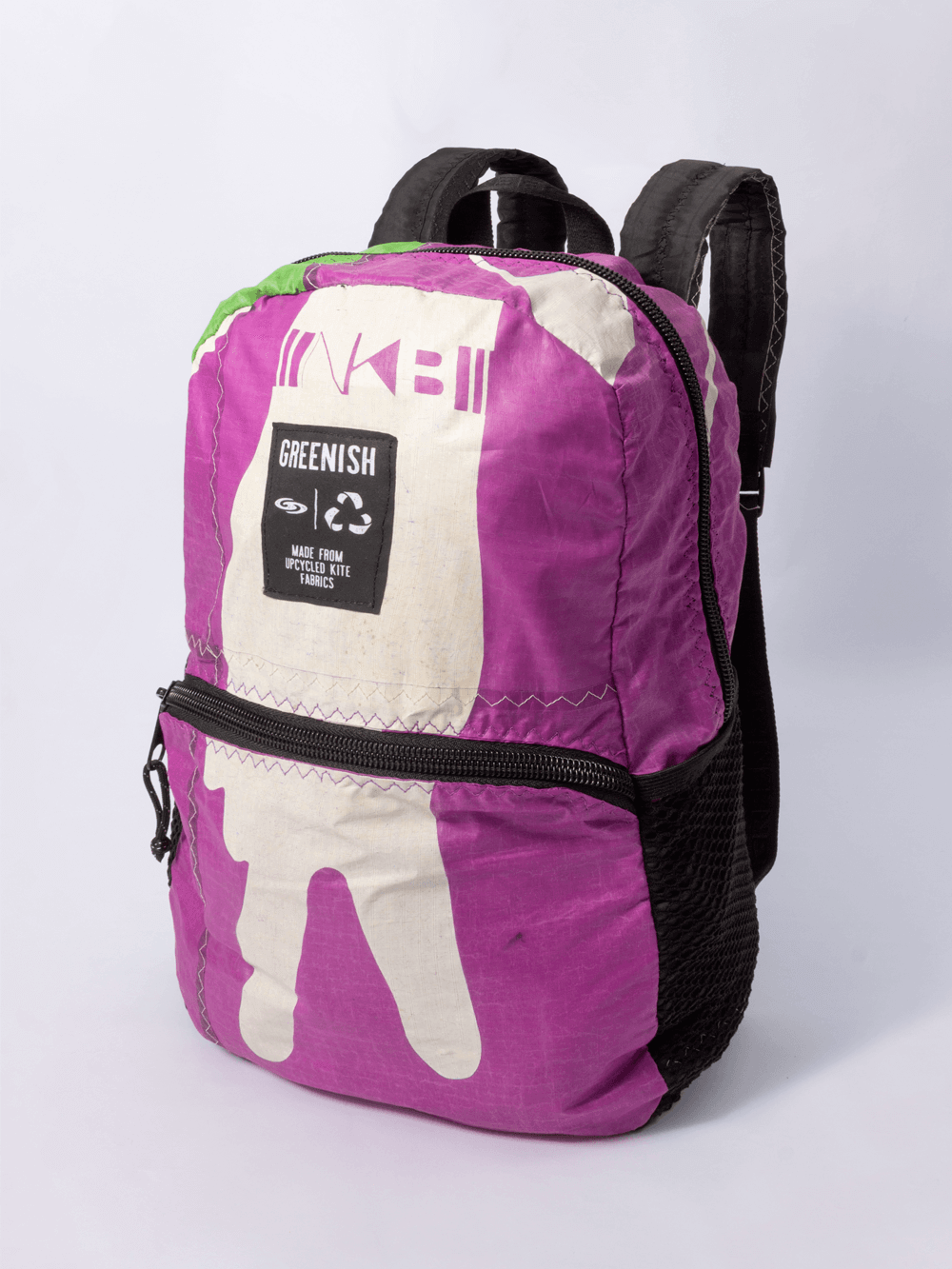 Mochila exclusiva Greenish, feita de pipa de kitesurf reciclada, sustentável e leve.