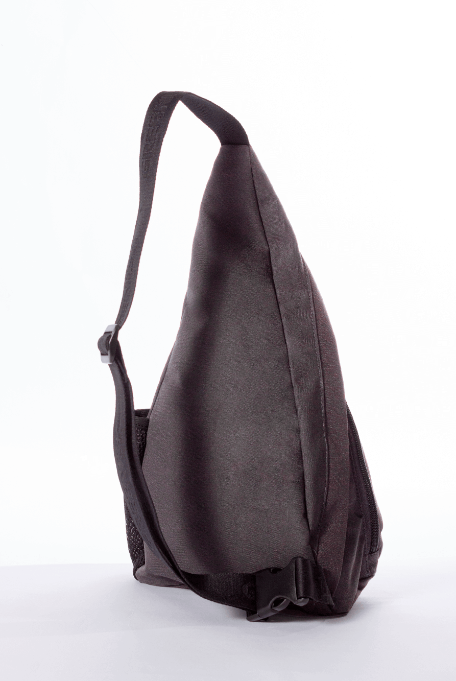 Mochila transversal sport cinza da marca Greenish, ideal para aventuras e uso diário com design moderno.