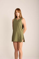 Regata Déa verde claro da Greenish, leve e confortável, ideal para looks casuais e de praia.