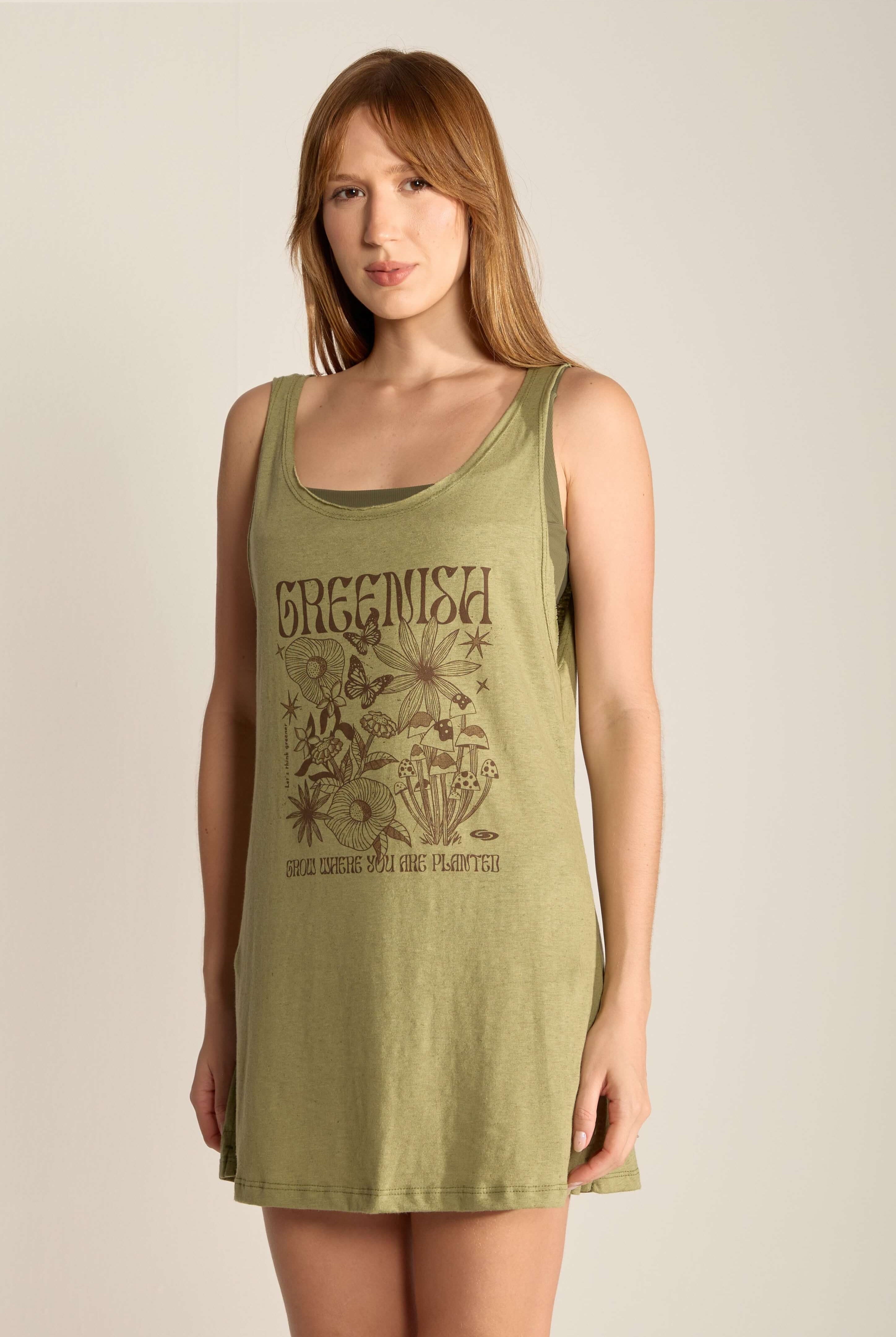 Regata New Grow Verde da Greenish, design minimalista e confortável, ideal para ocasiões descontraídas.