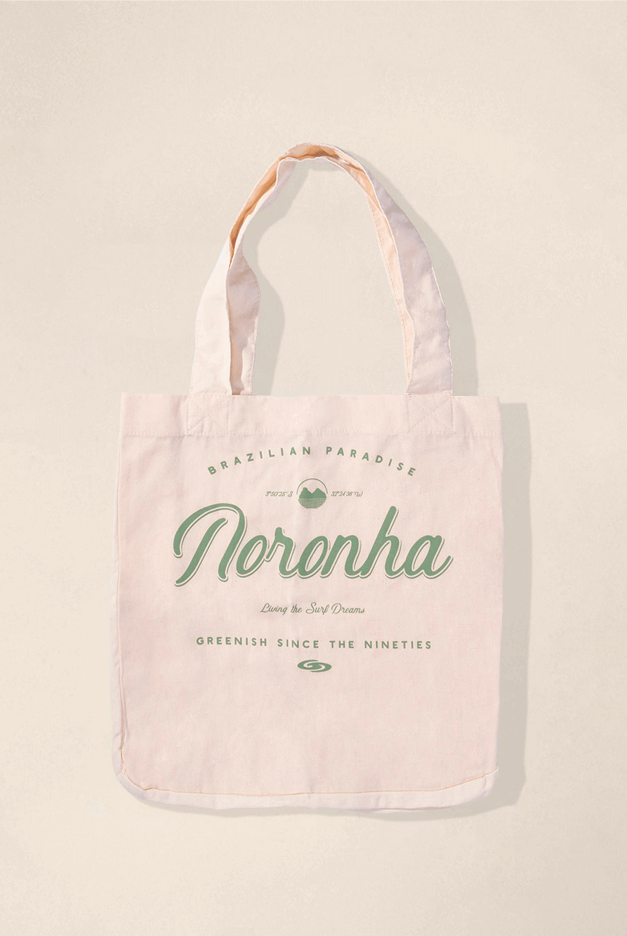 Sacola Noronha bege da Greenish, eco-friendly, com design inspirado no paraíso brasileiro e estilo despojado.