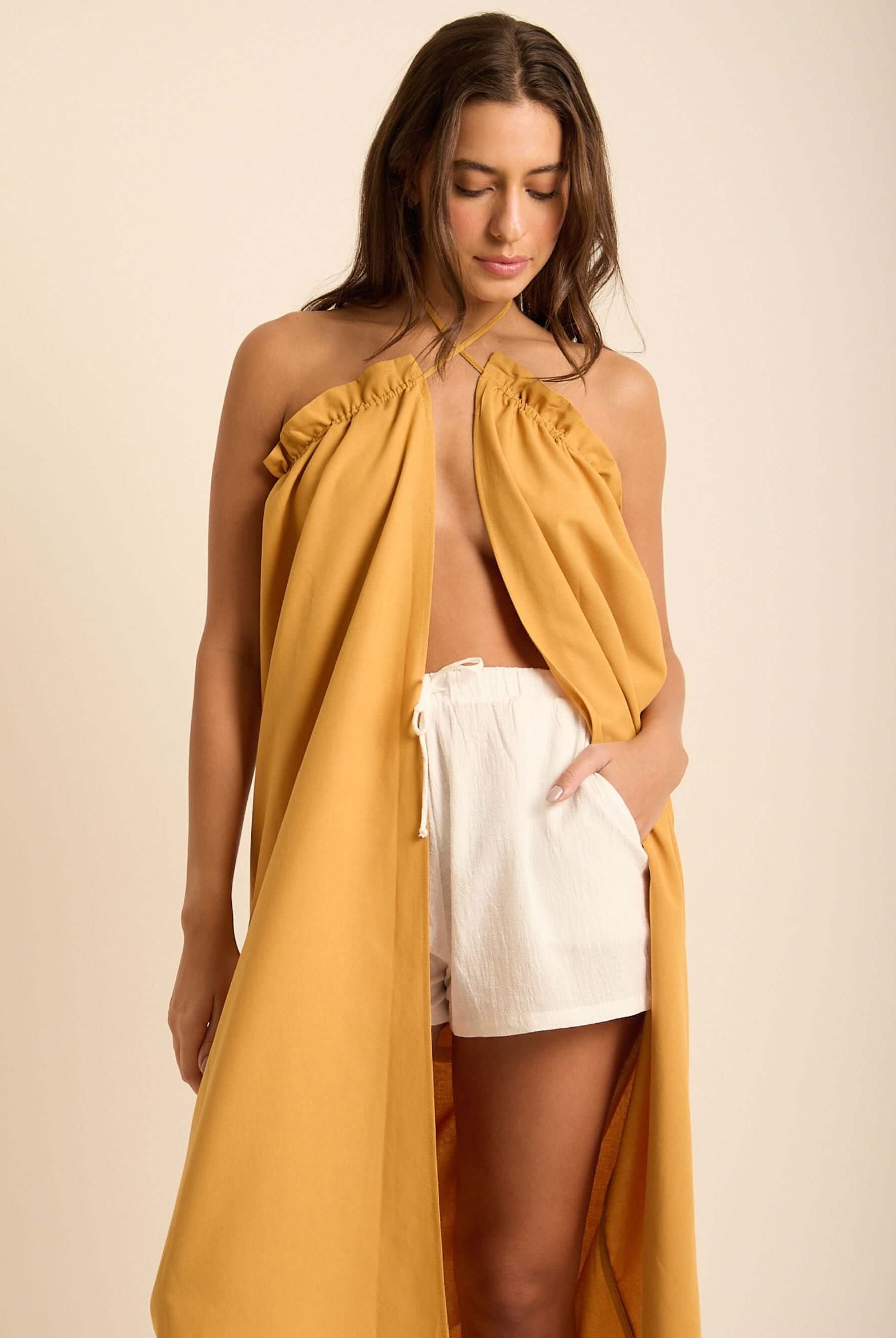 Saia Longa Envelope Hera bege da Greenish, fluida e confortável, com caimento soltinho e amarrações modernas.