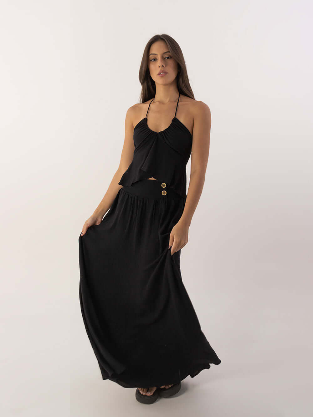 Saia longa preta da marca Greenish, estilo elegante e confortável para qualquer ocasião.