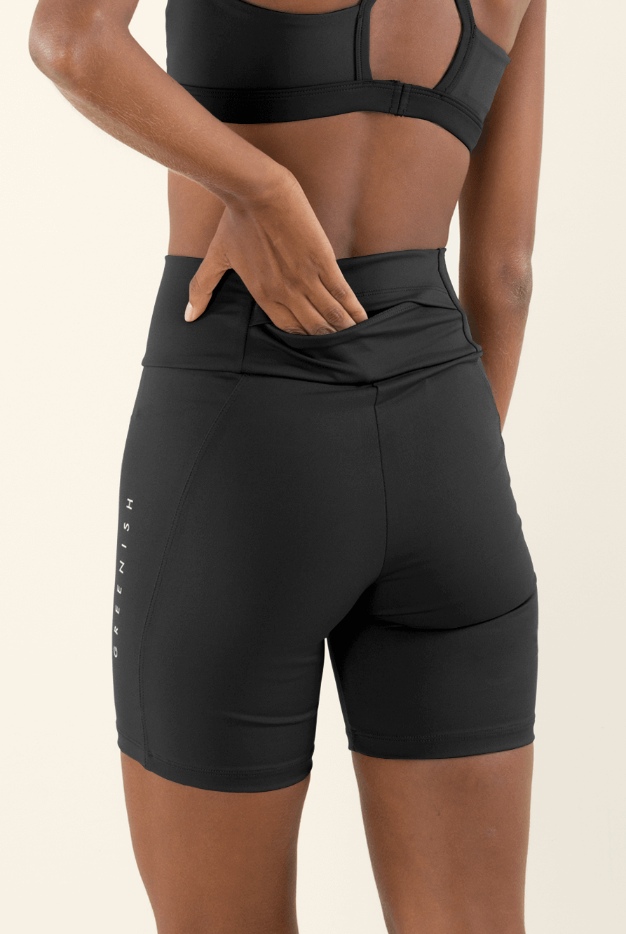 Short Biker Basic Preto da Greenish, conforto e estilo para atividades físicas.