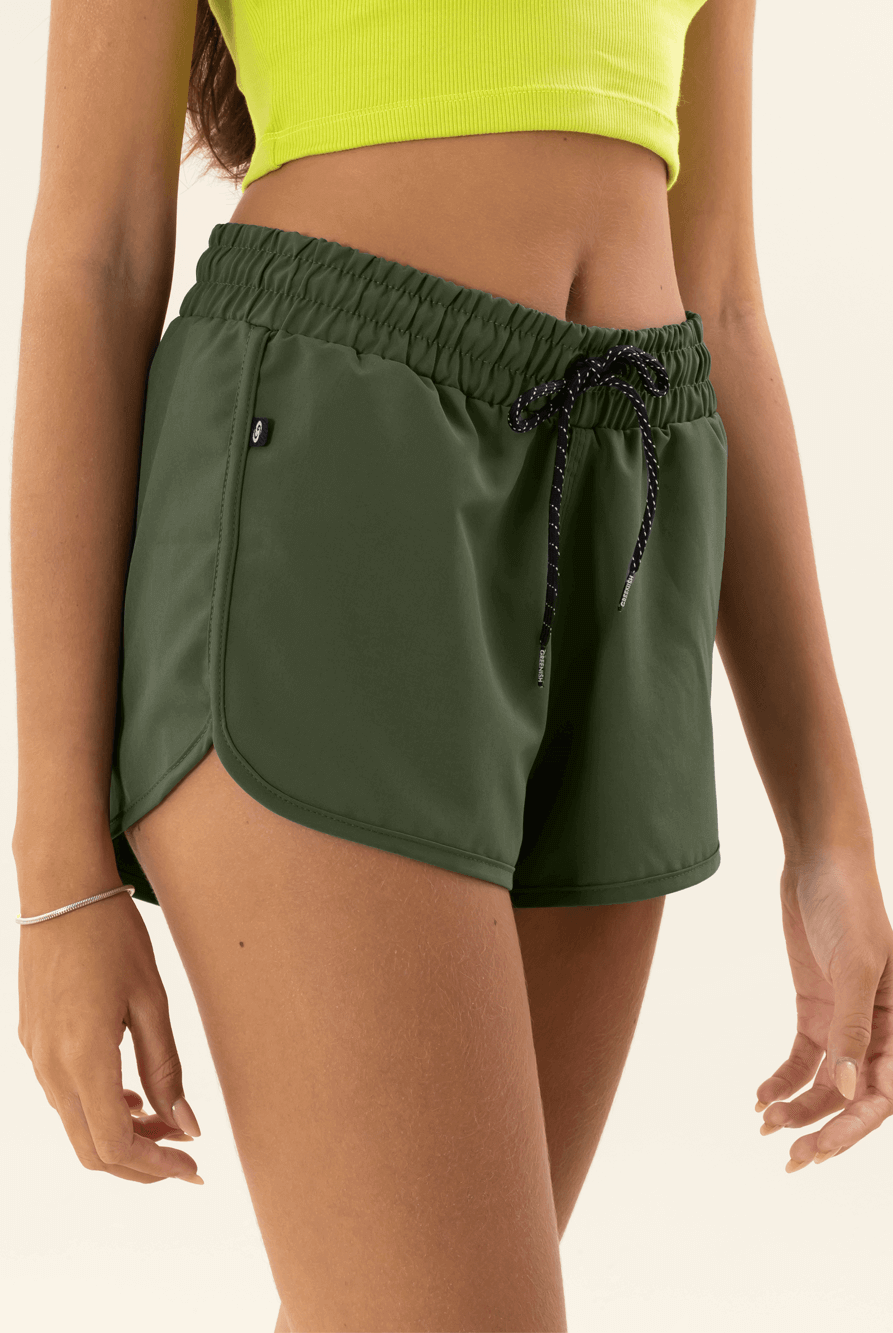 Short feminino Active Basic Flex Verde da Greenish, confortável e ideal para looks esportivos, com cós elástico.