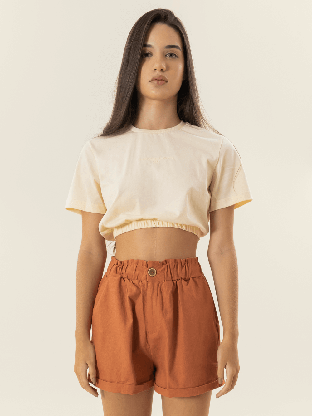 Shorts femininos Telha da marca Greenish, em modelo casual e confortável, ideal para o verão.