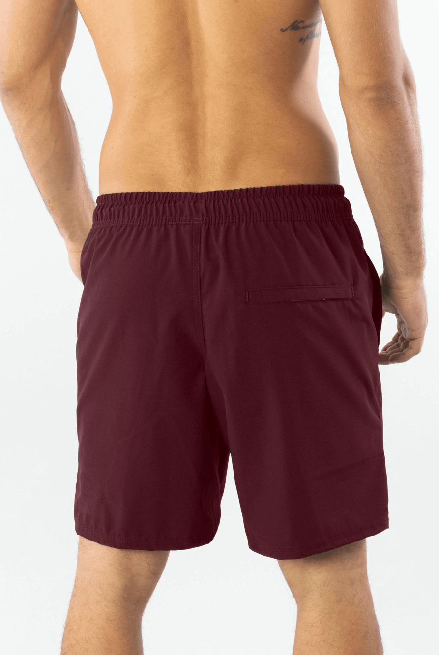 Short Fitness Basic Bordô da Greenish, resistente e confortável, ideal para atividades do dia a dia e passeios à praia.
