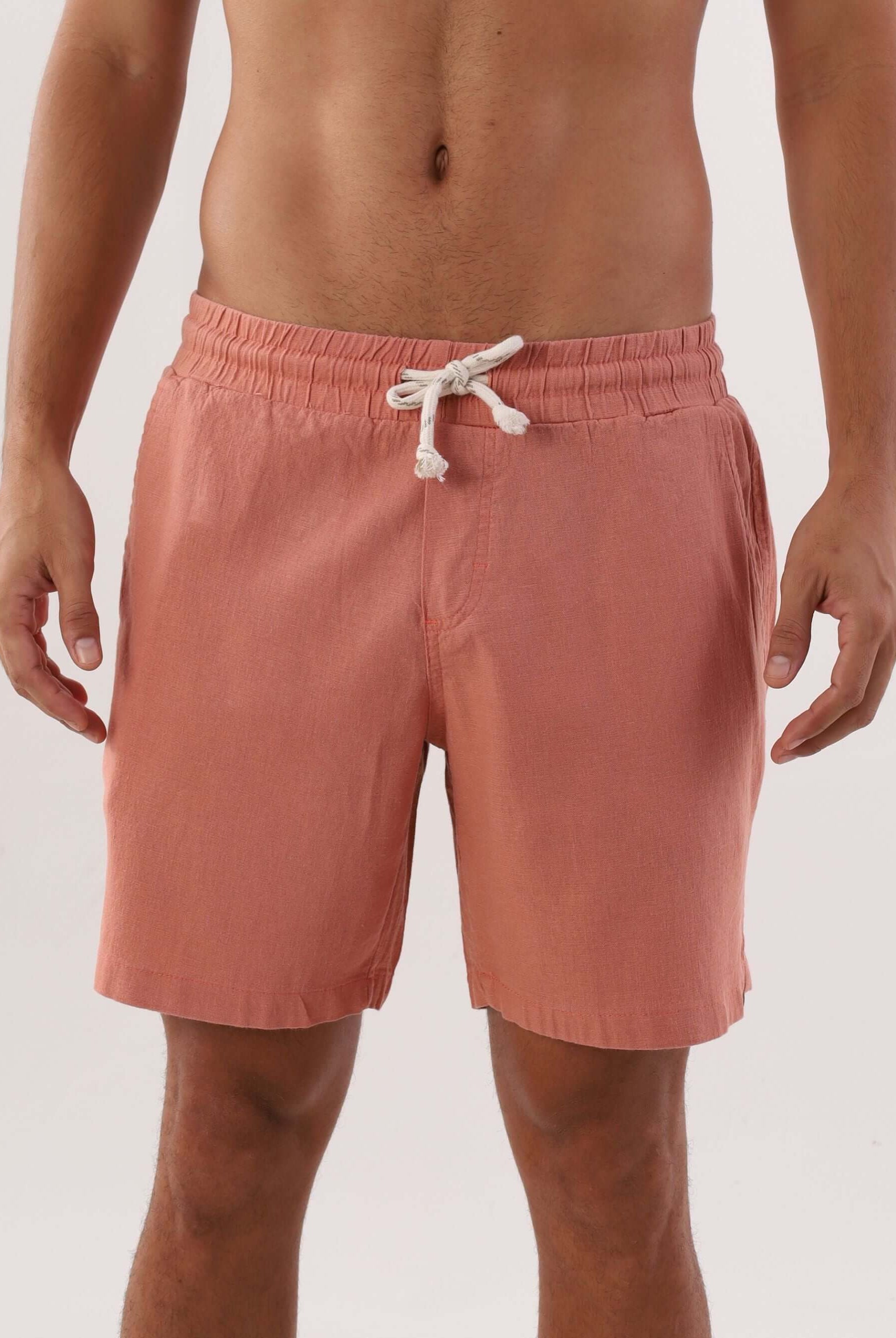 Short Linho Relax Comfort da Greenish, cor telha, prático e versátil, ideal para diversas ocasiões.