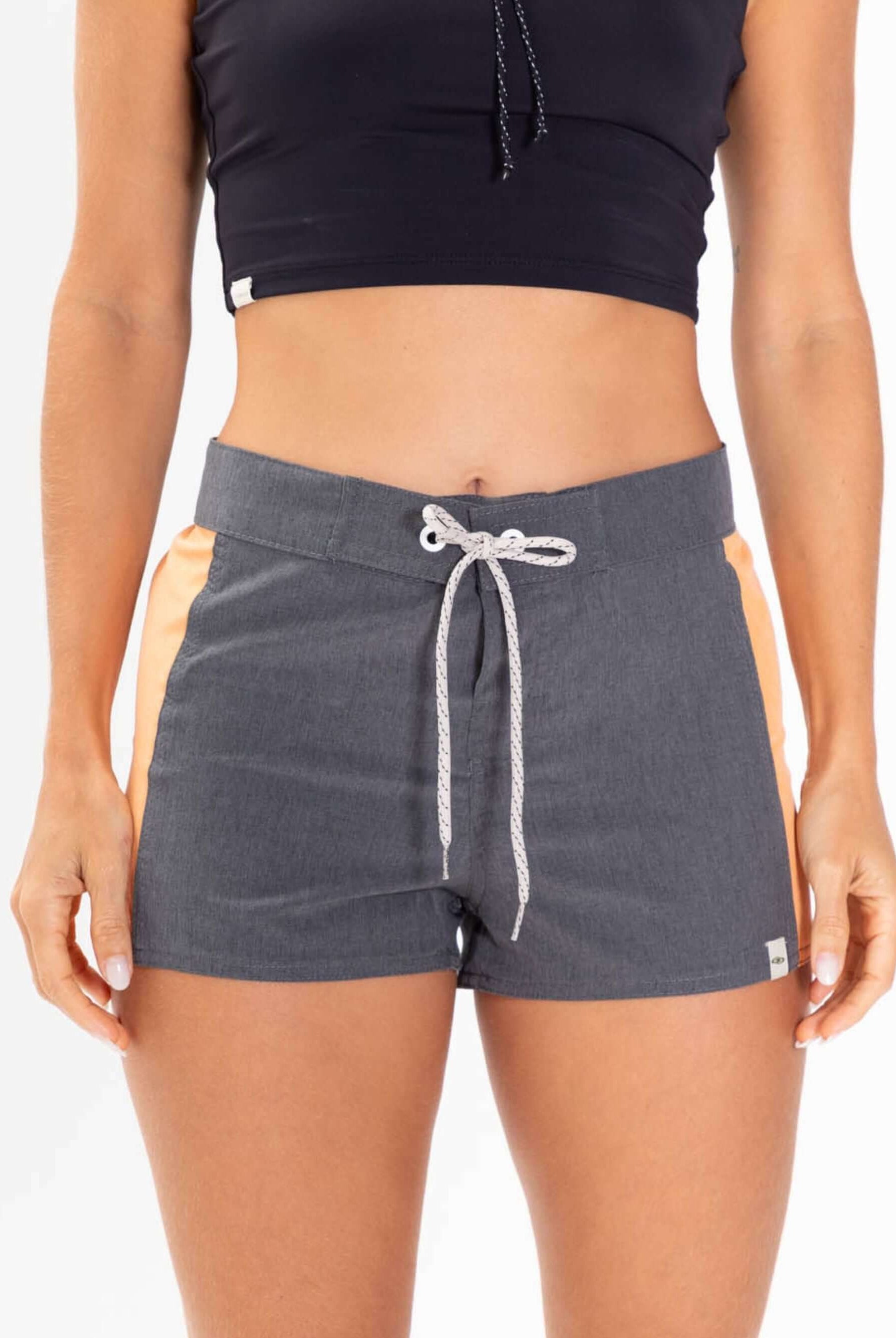 Short Sport Sidecut preto da Greenish, confortável, com tecnologia stretch e design anatômico para alta performance em esportes.