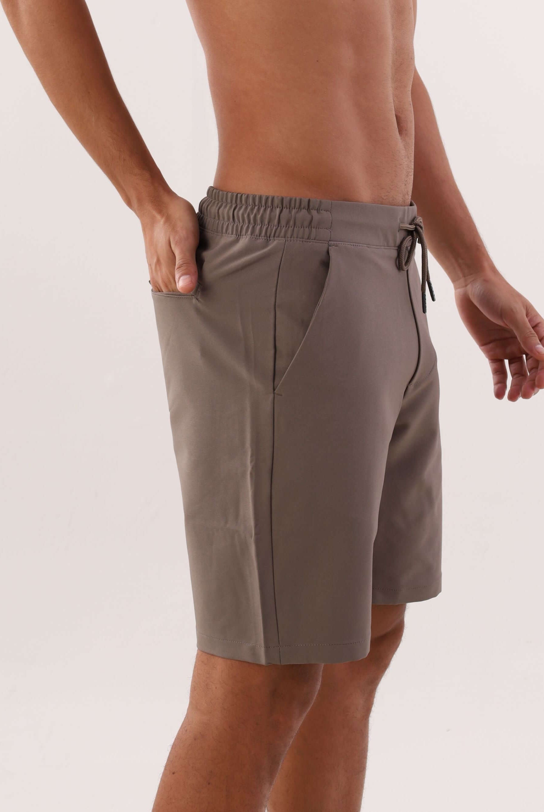 Short Urban Tech cinza da Greenish, comfy e estiloso, ideal para looks casuais com sofisticação.