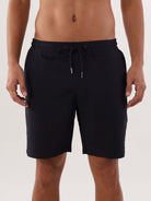 Bermuda Short Urban Tech Preto da Greenish, combinação perfeita de estilo e conforto, ideal para diversas ocasiões.